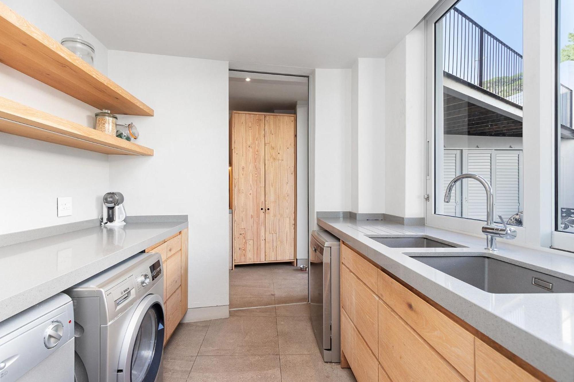 Dal 8 By Host Agents Cape Town