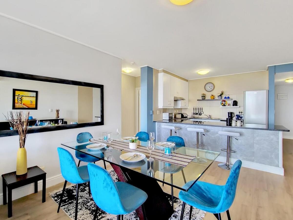 Central, Secure, Family With Pool And Gym! Apartment *