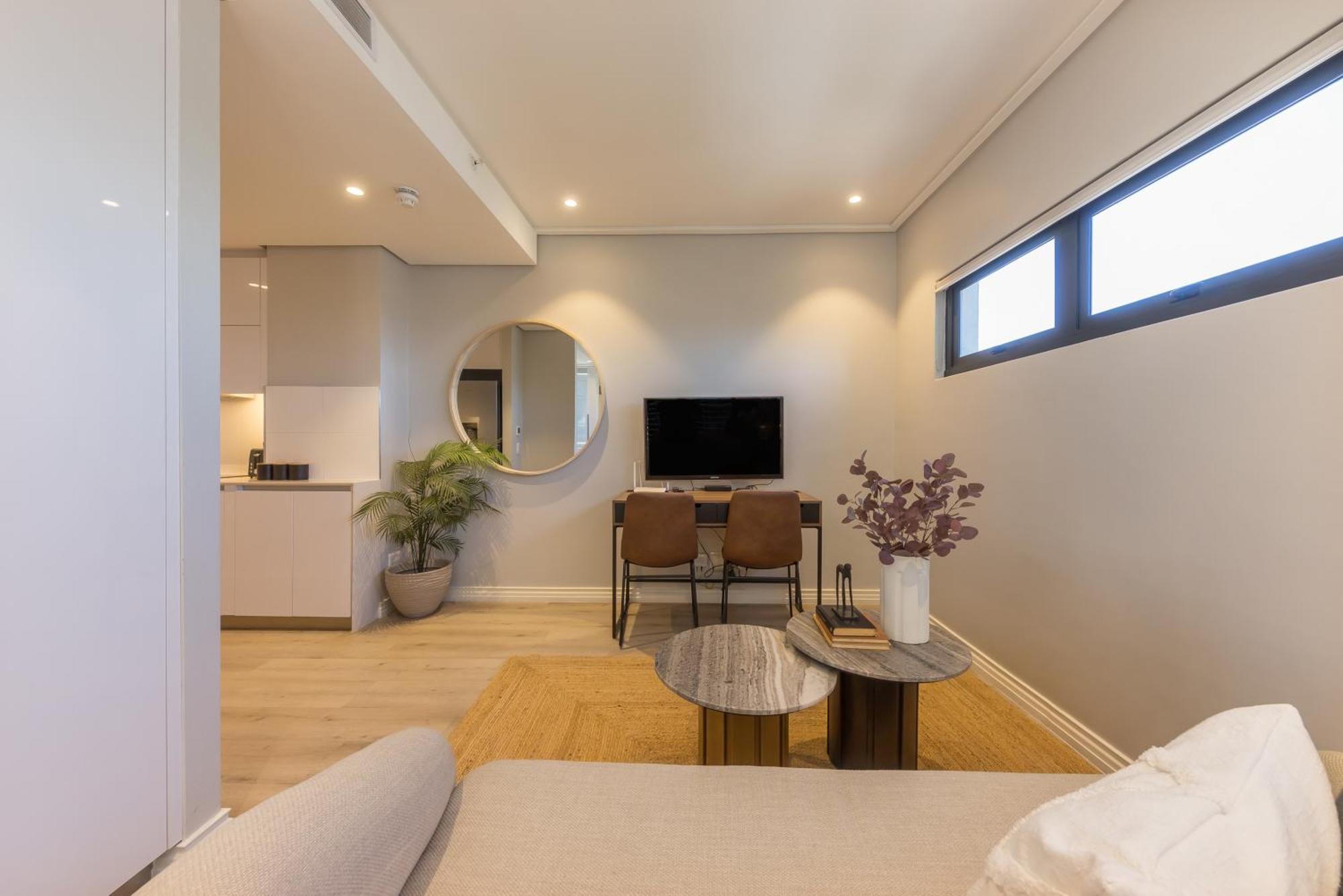 Apartment 16 On Bree 1319