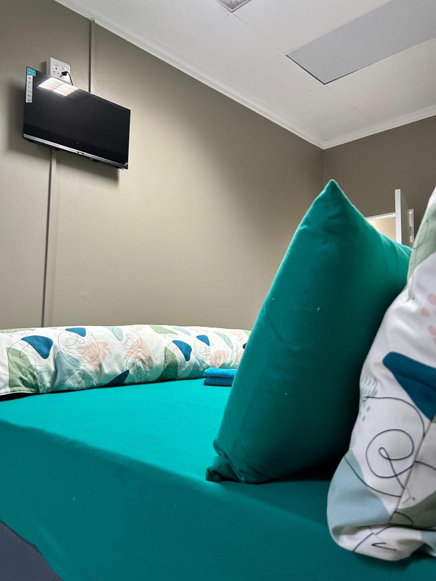 Ngena Sleep & Go Bellville Cbd Capsule hotel *