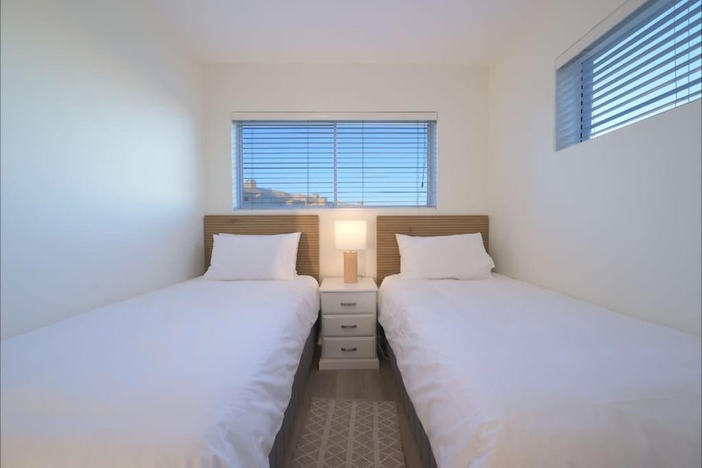 The Lighthouse - Sea View Apartment