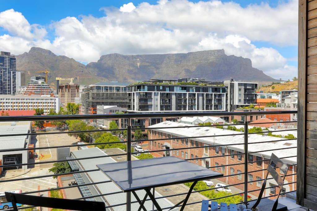 Luxury With Rooftop Pool And Table Mountain Views