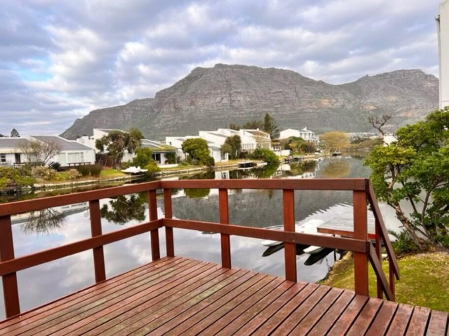 Relax On The Marina Holiday home *