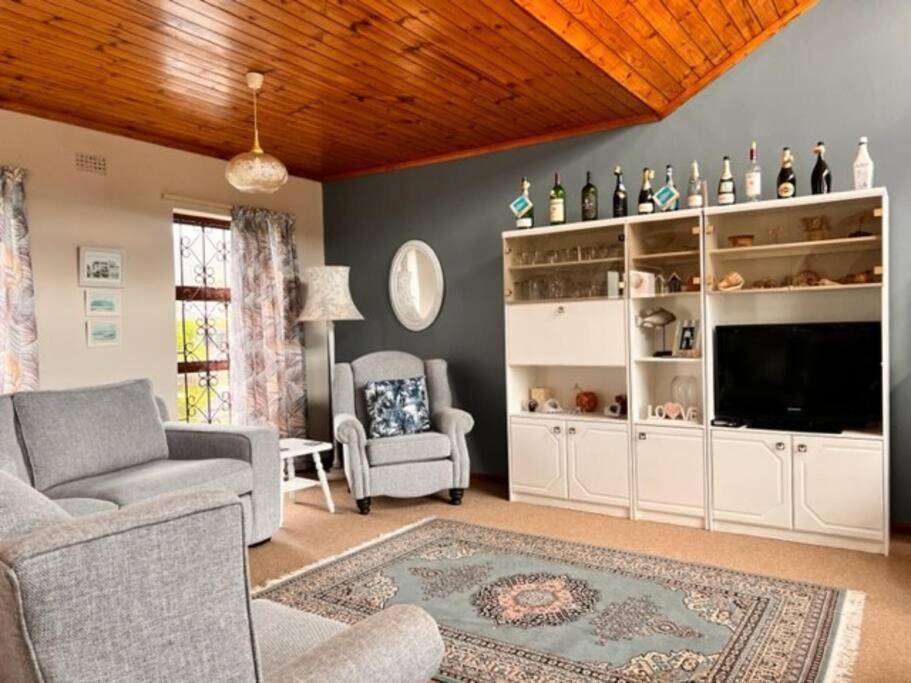 Relax On The Marina Holiday home Cape Town
