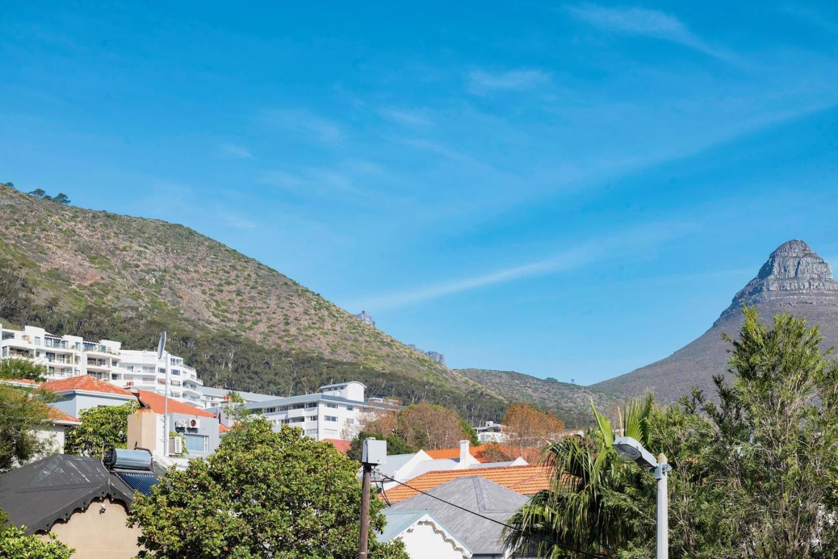 Apartment Spacious Retreat At The Metropole East Of Main *