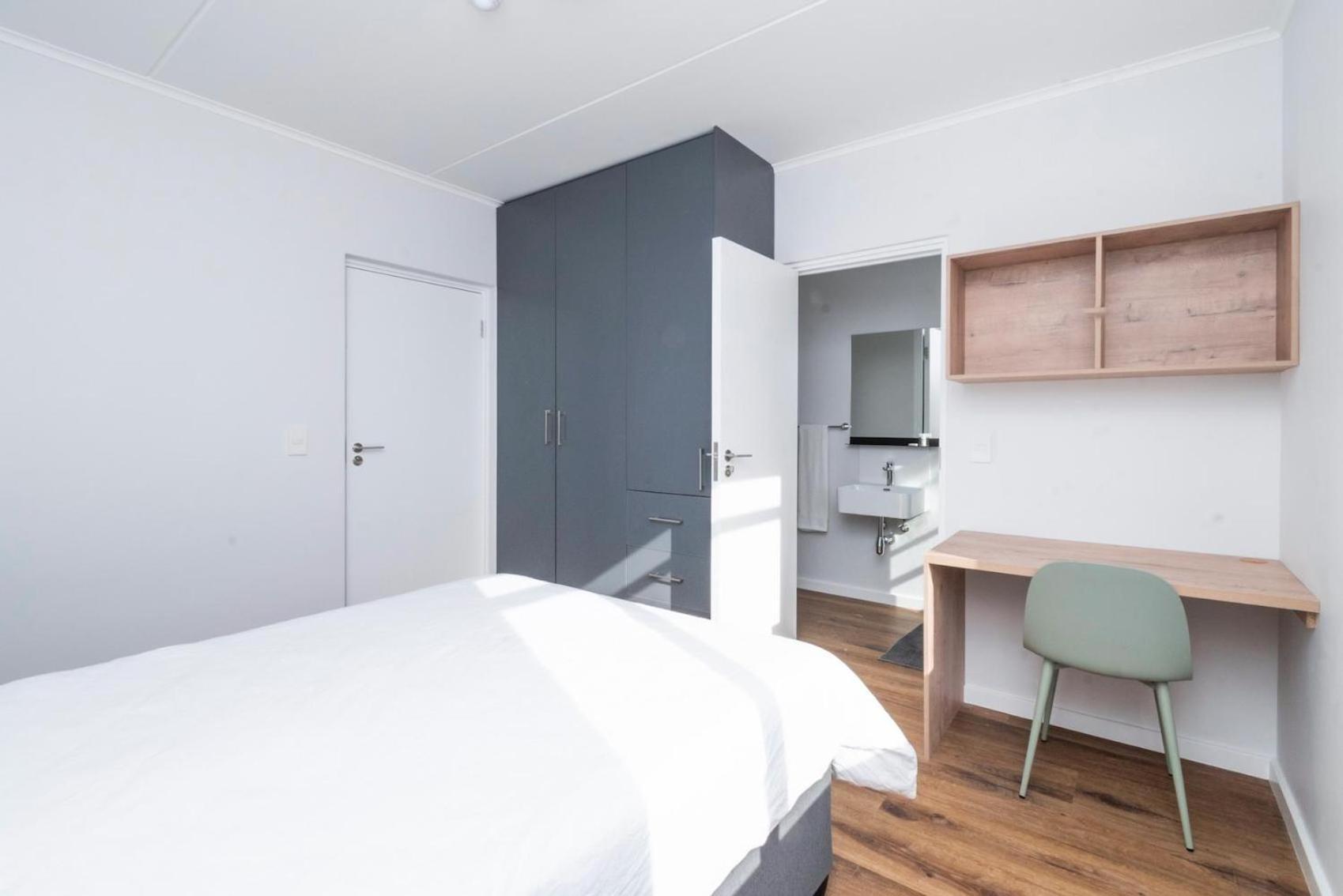 Spacious Retreat At The Metropole East Of Main Apartment Cape Town