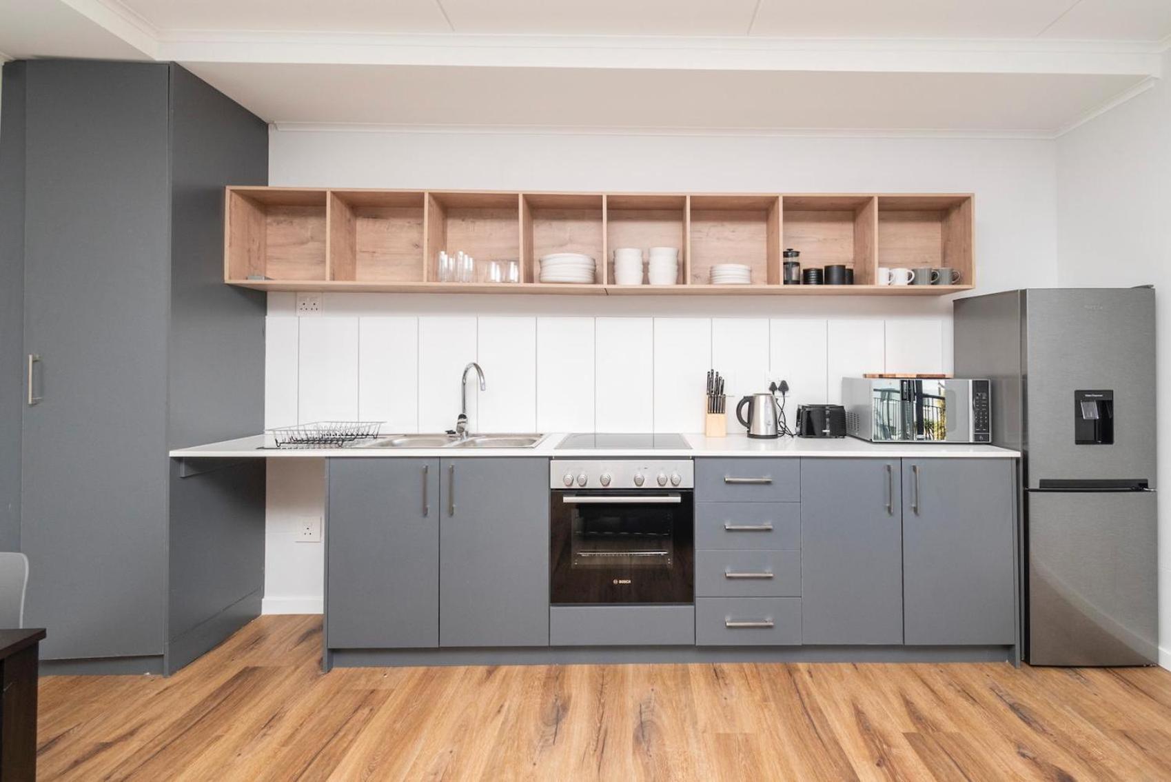 Spacious Retreat At The Metropole East Of Main
