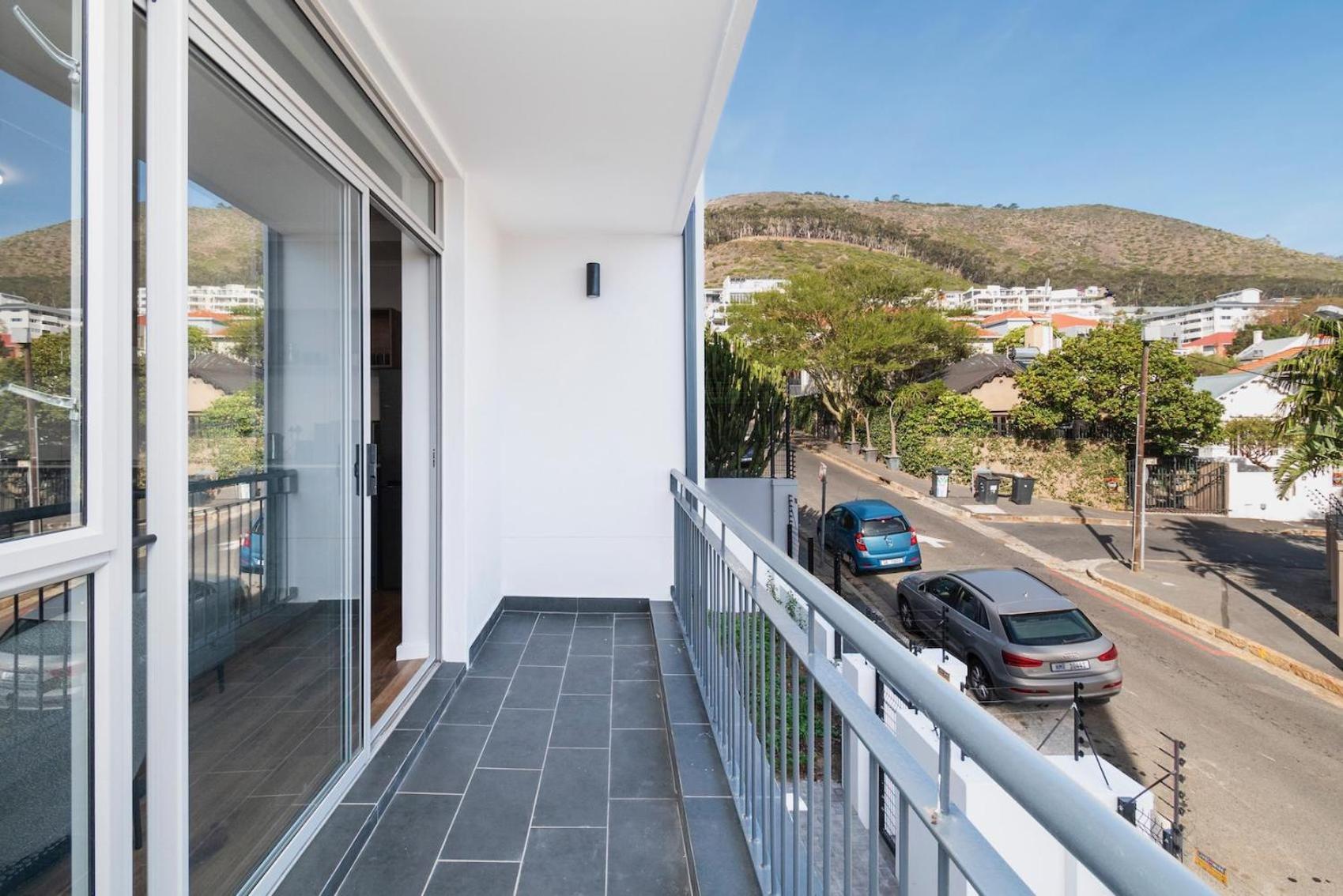 Spacious Retreat At The Metropole East Of Main Apartment Cape Town