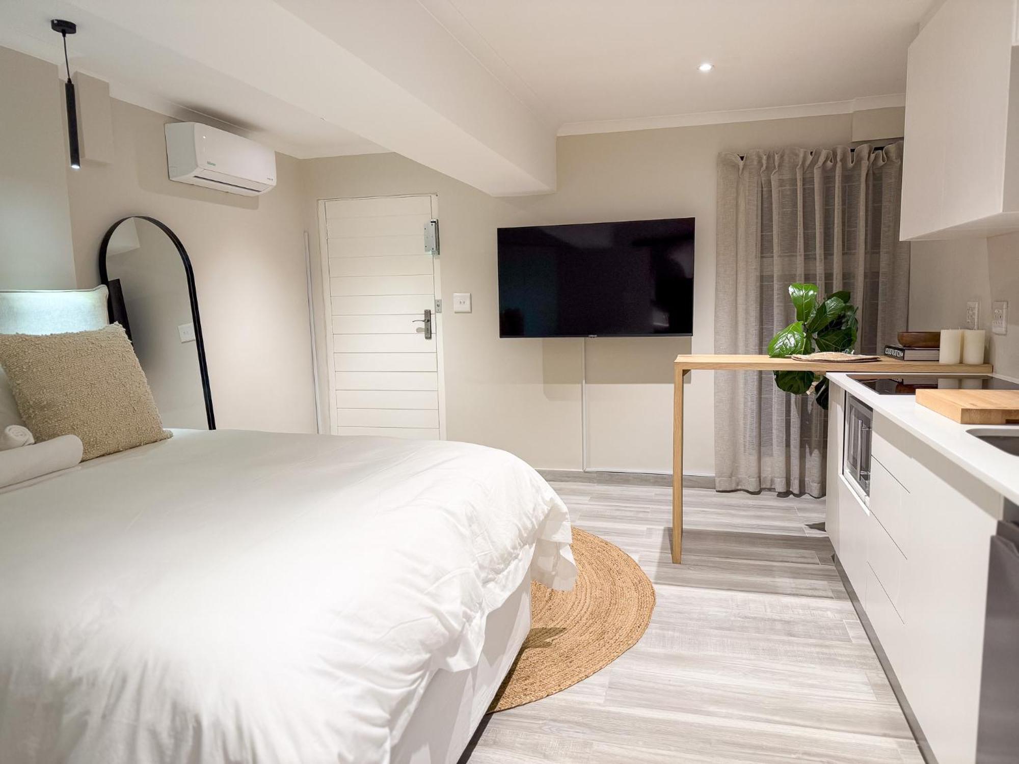 Lux Stylish Studio, 24hr Security - Mouille Point, Walk To Promenade & 5mins To ! Apartment *