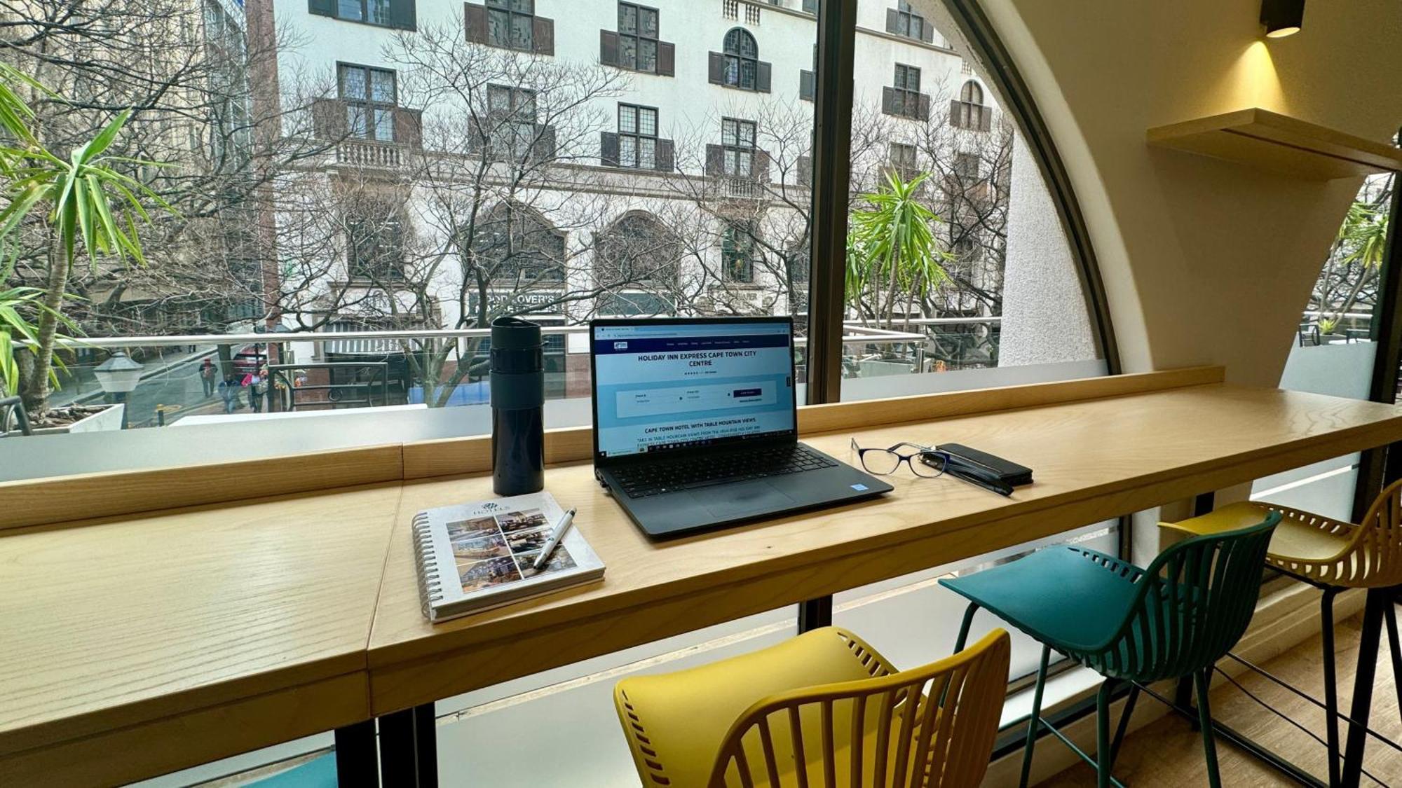 Express Centre By Ihg Hotel 3*