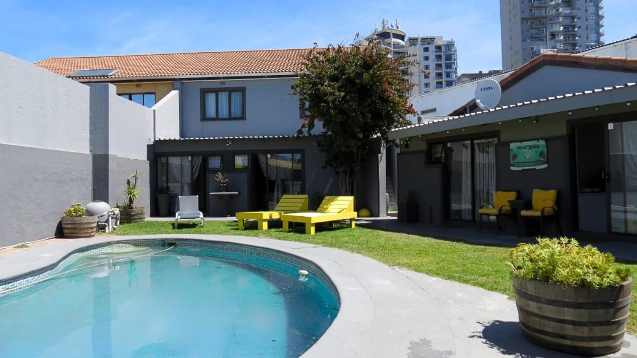 Kombi Cove Bloubergstrand Inn Cape Town