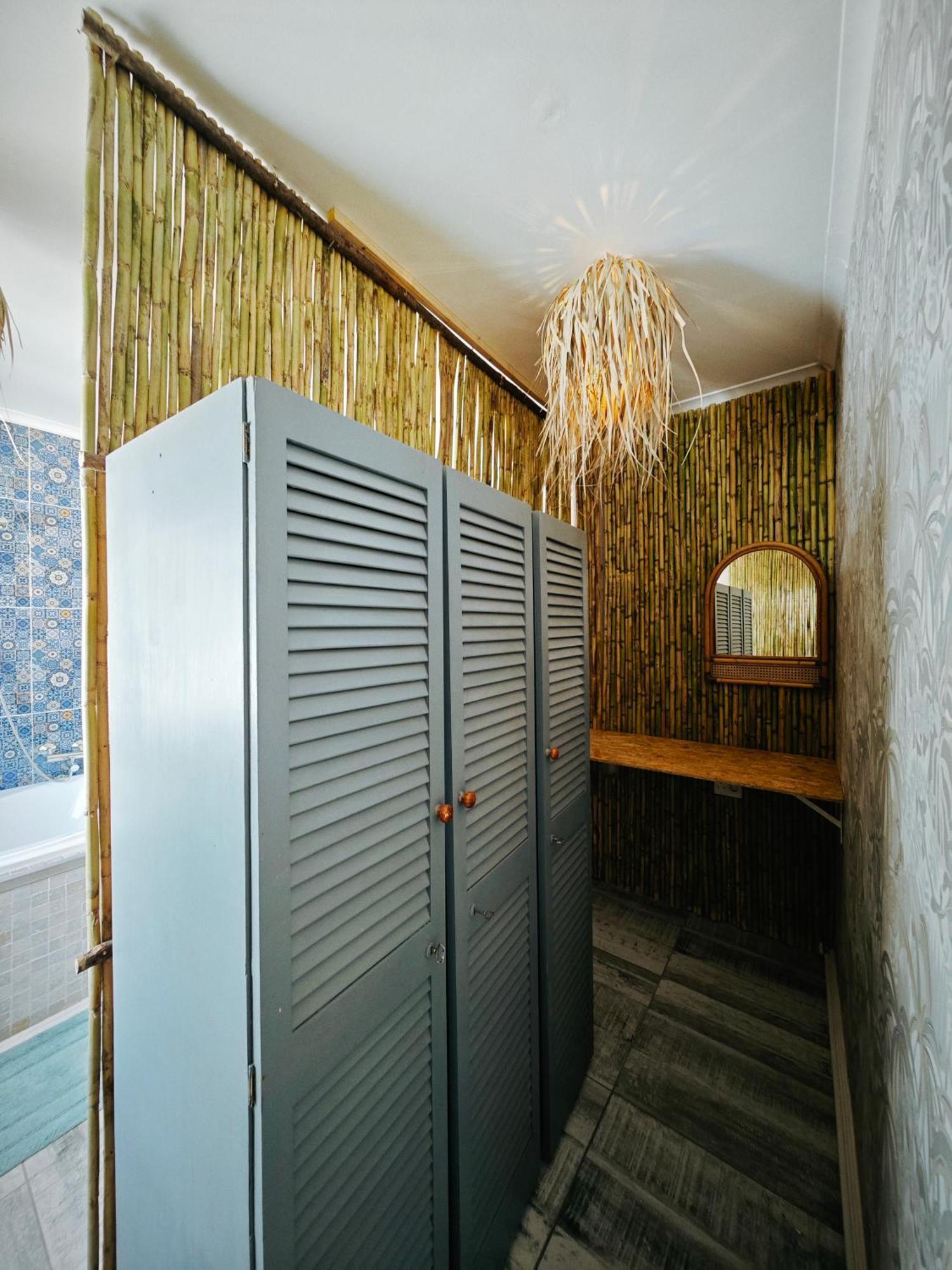 Beachwave Camps Bay Guest house Cape Town