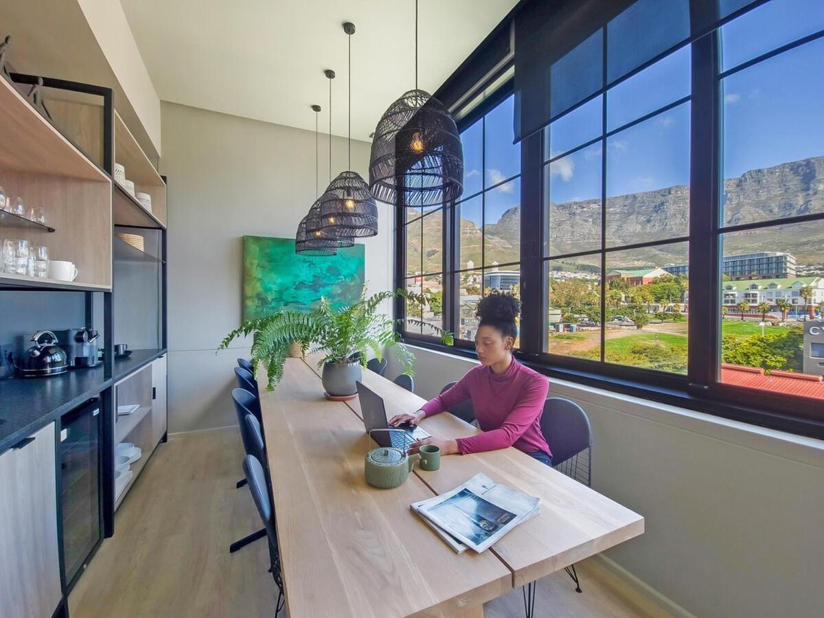 Bright Natural Light, Secure, Wifi,6th Floor Views *