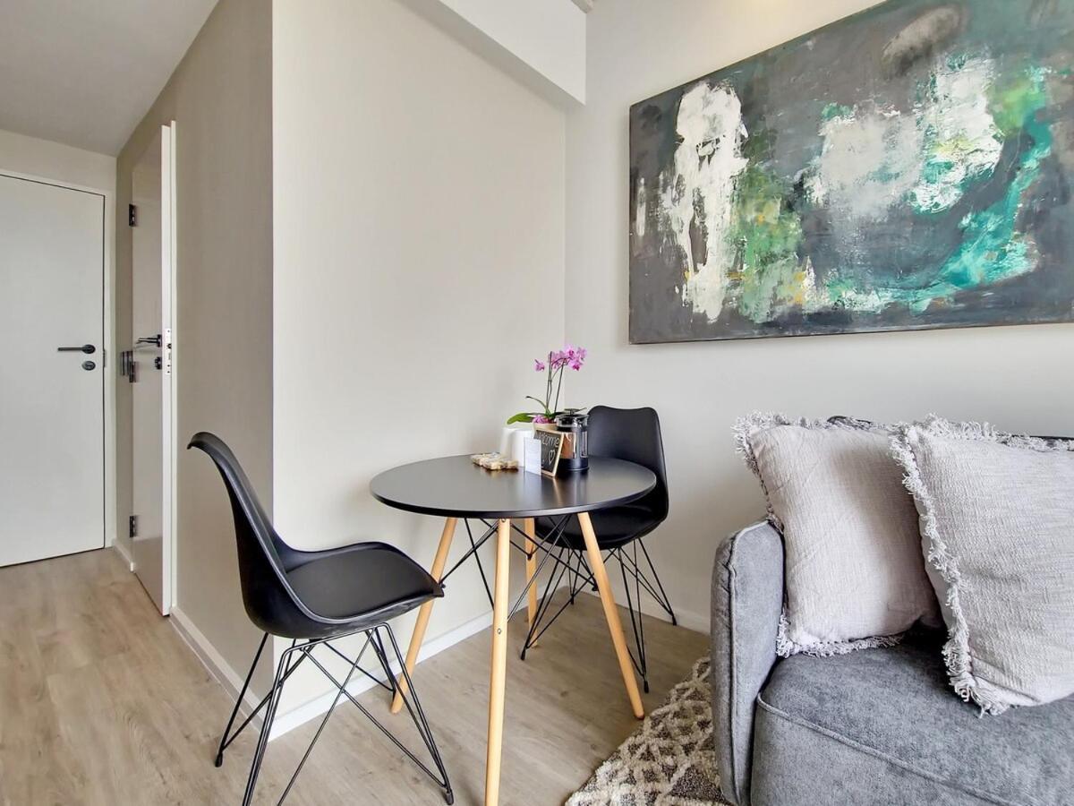 Bright Natural Light, Secure, Wifi,6th Floor Views *