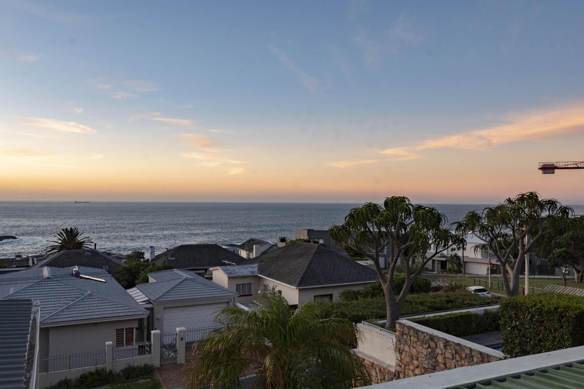 Villa Atlantic Sunsets With Magnificent Uninterrupted Ocean And Mountain Views In Camps Bay *
