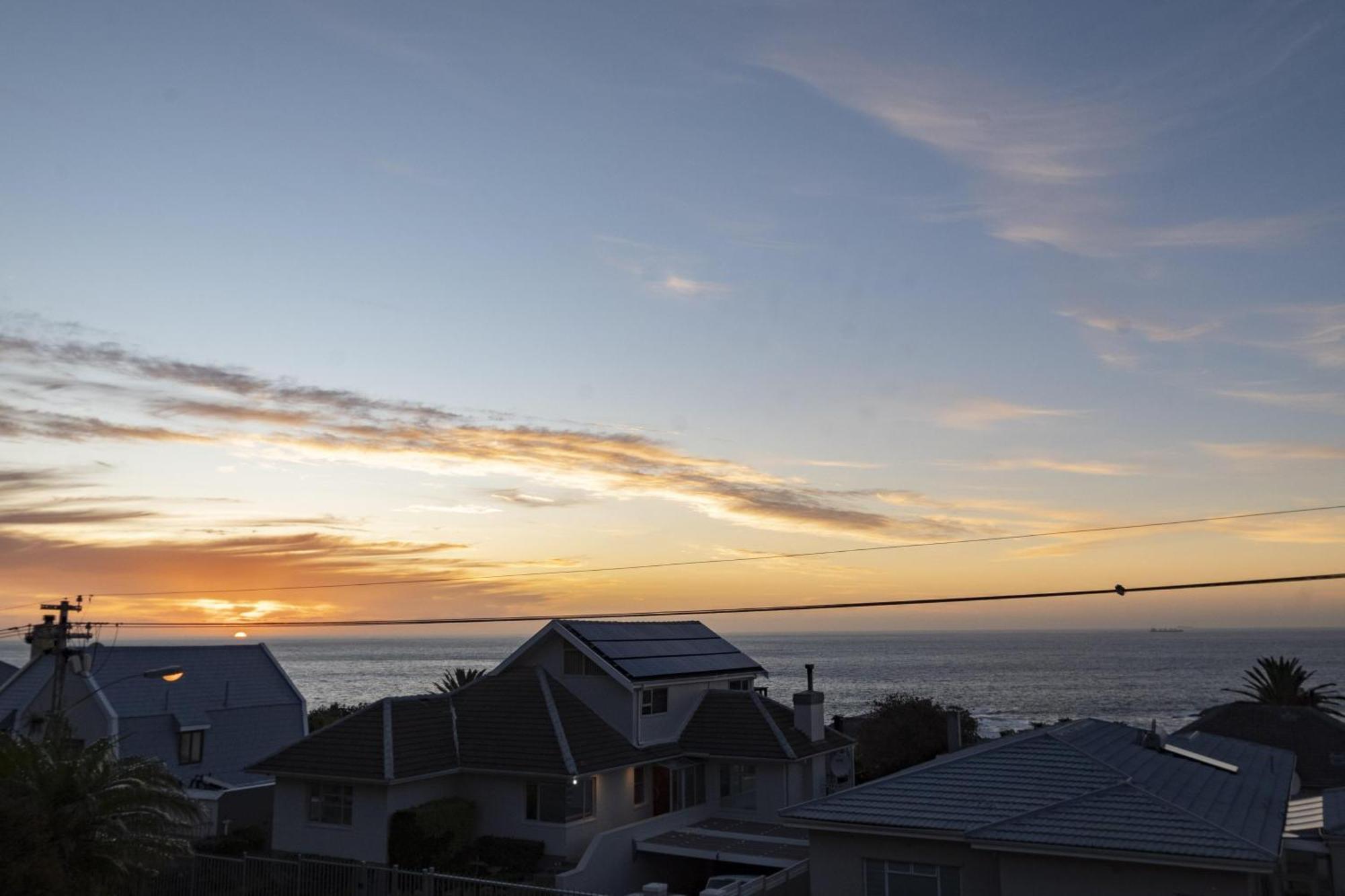 Atlantic Sunsets With Magnificent Uninterrupted Ocean And Mountain Views In Camps Bay * Cape Town