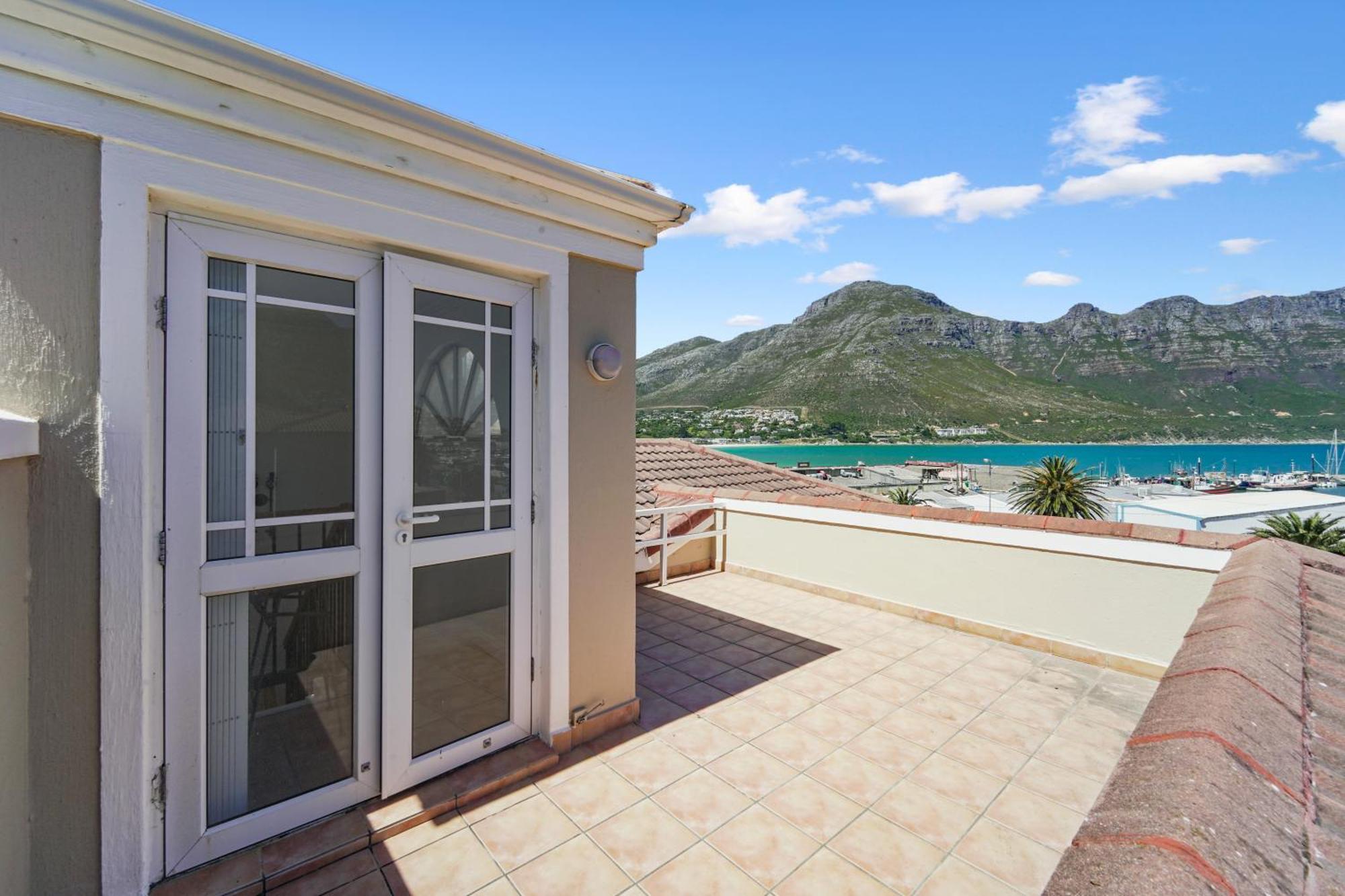 Beachfront Hout Bay *