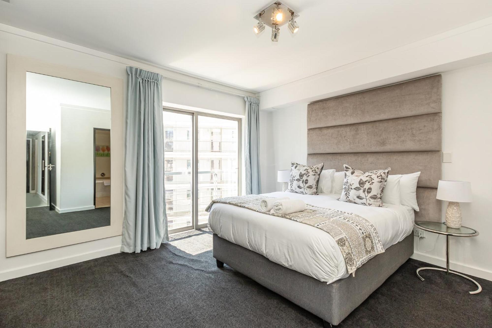 Itc Icon Two Bedroom With Lovely Balcony Apartment *