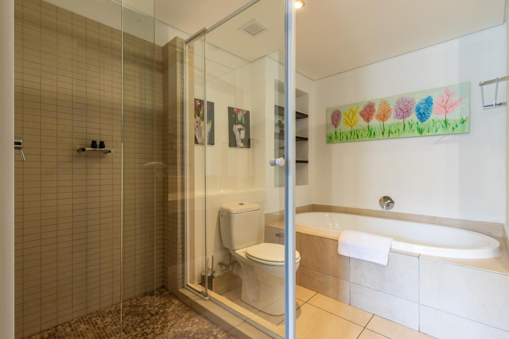 Itc Icon Two Bedroom With Lovely Balcony Apartment