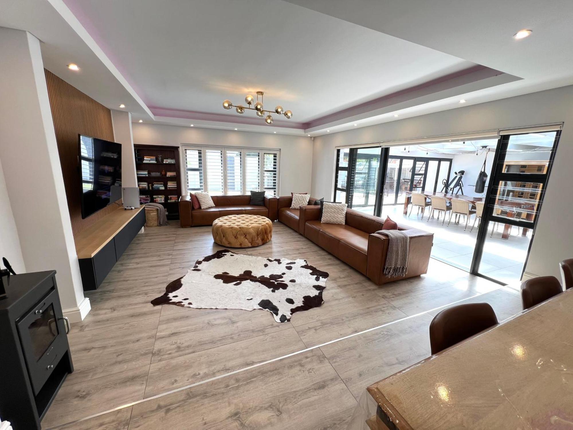 Villa Luxurious 12 Sleeper Appaloosa *