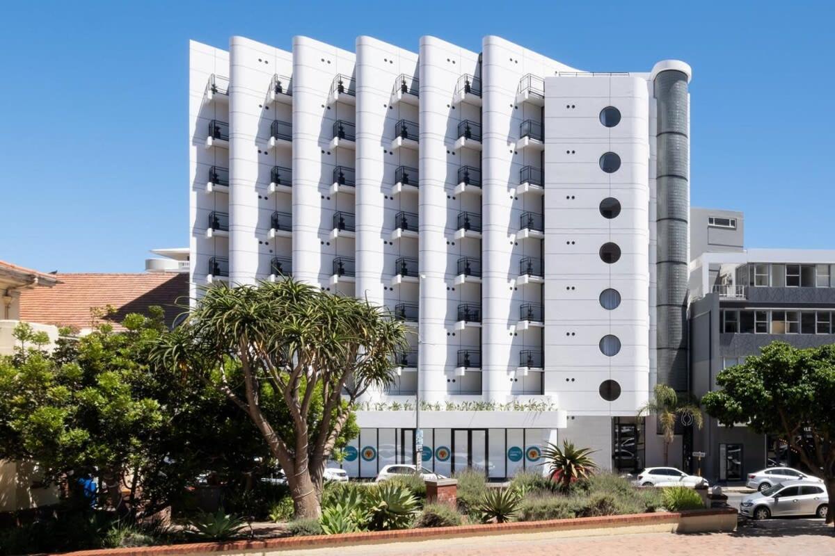 Flamingo 203: Sea Point Aprt With Mountain Views * Cape Town
