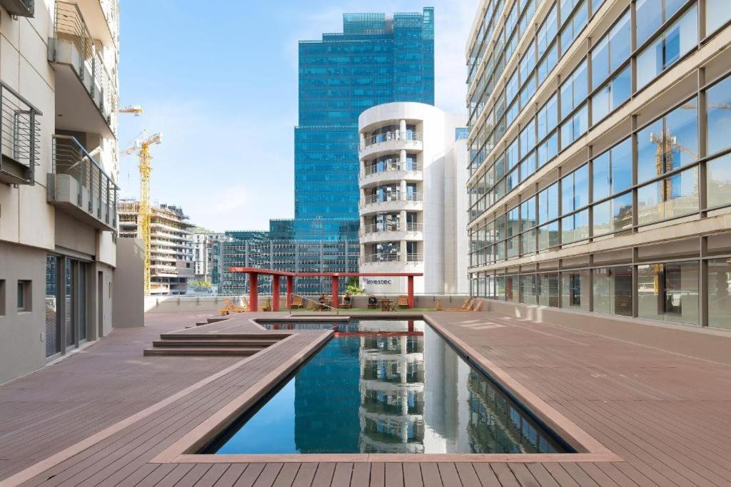 Spacious 2 Bedroom @ Icon