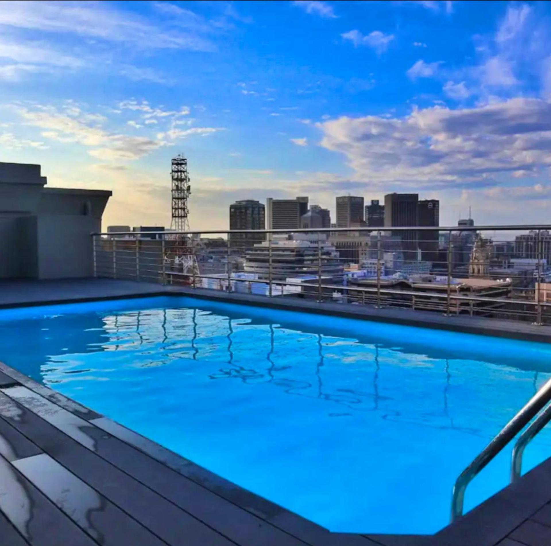Urban With Lush Patio Braai & Rooftop Pool