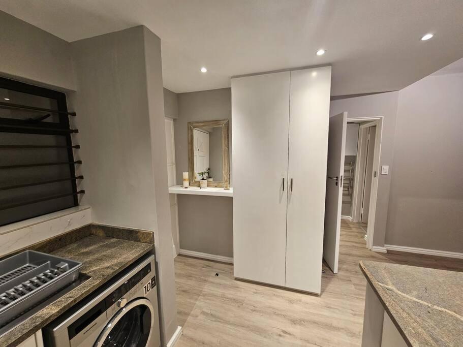 Apartment In Camps Bay Cape Town
