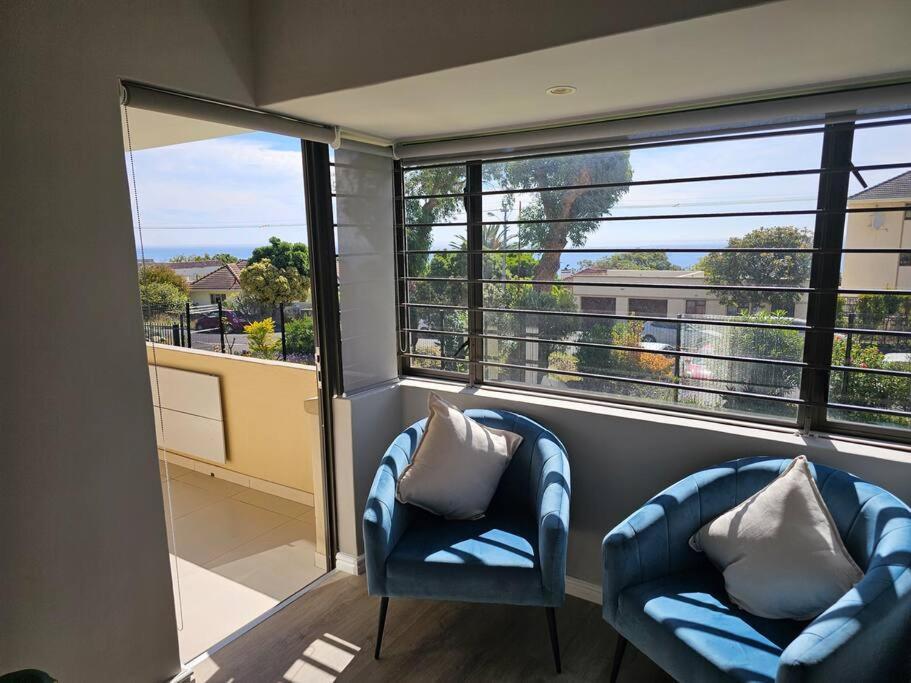 Apartment In Camps Bay *