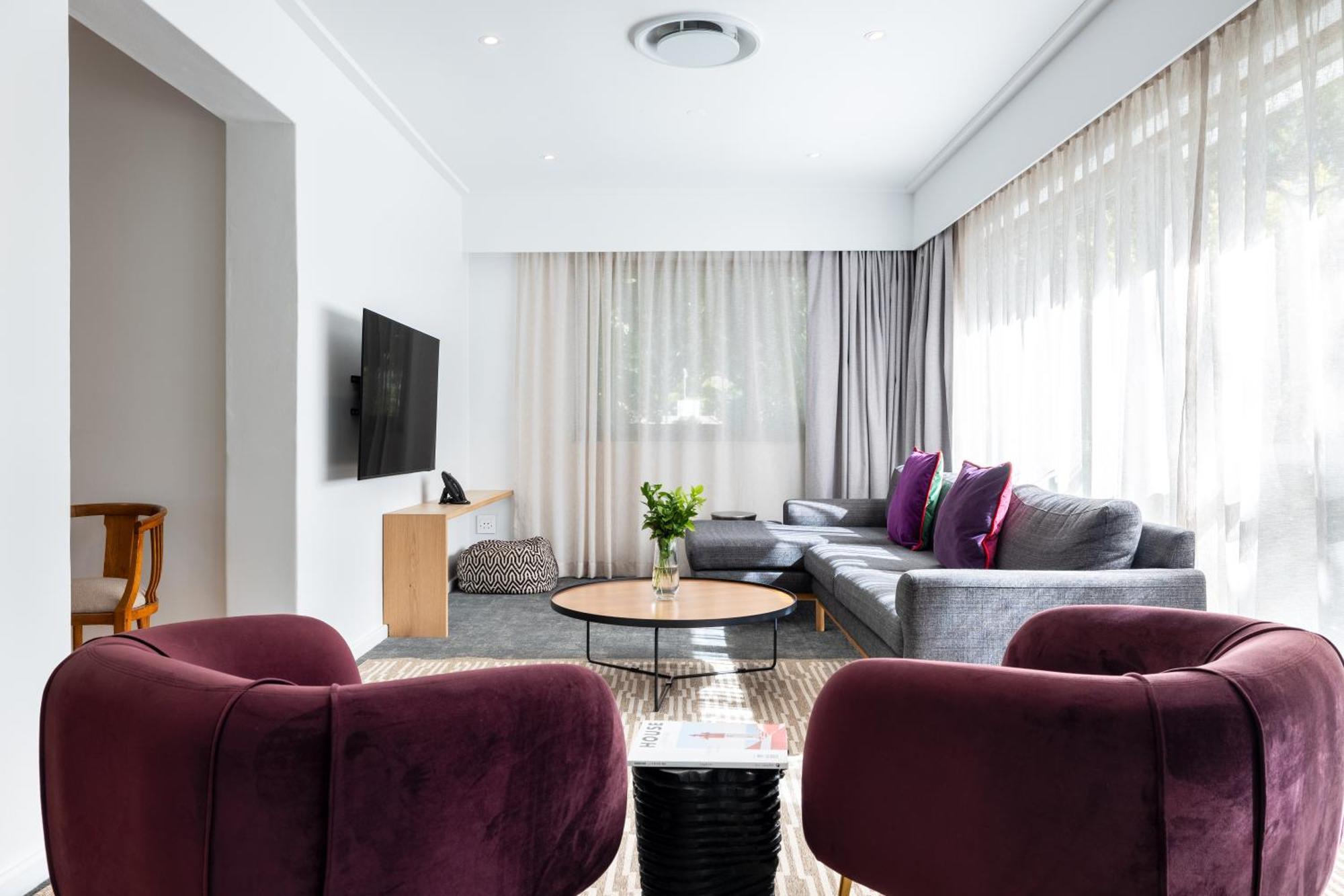 Vineyard Hotel