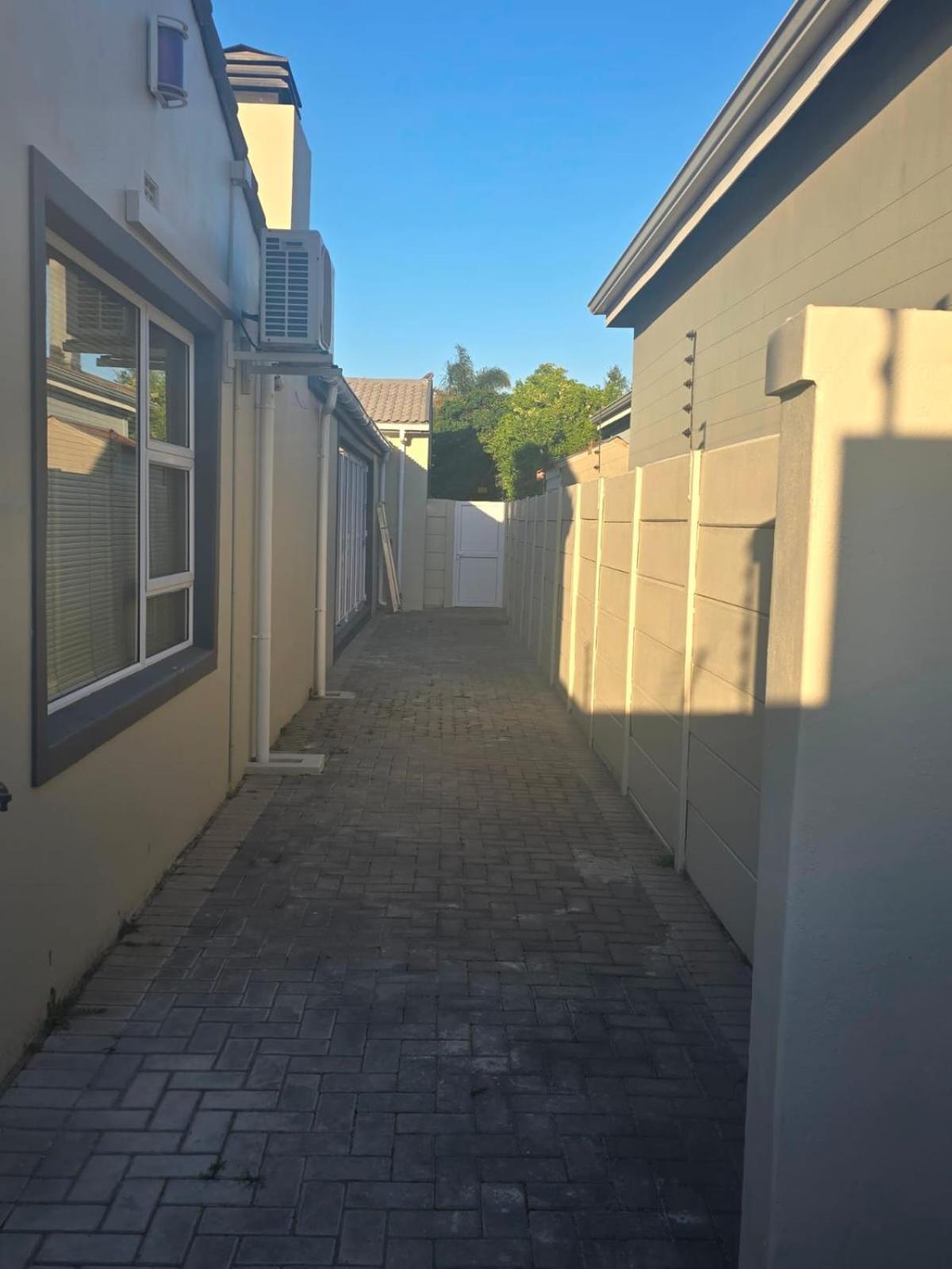 Auti-bros Place * Cape Town