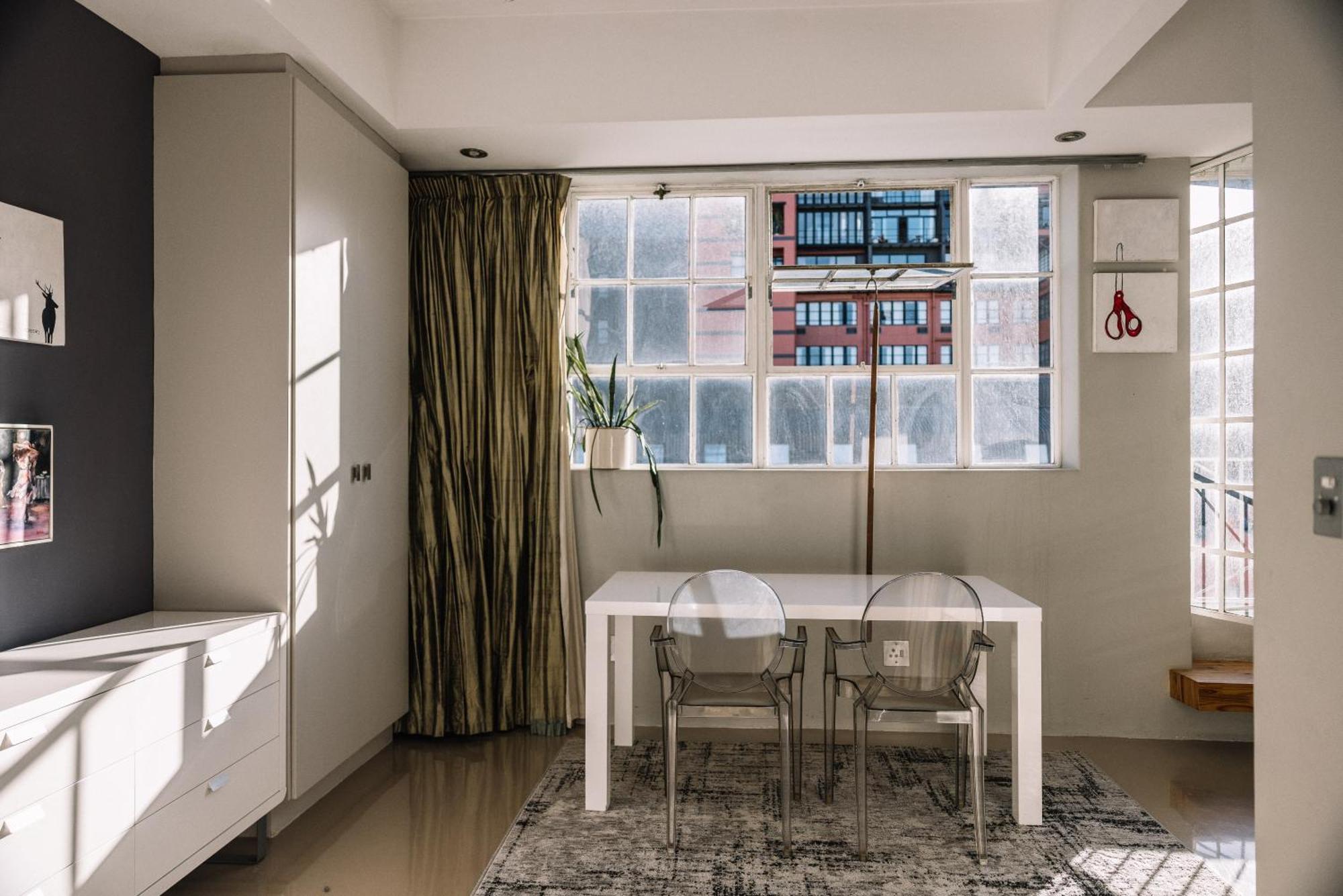 Charming 1 Bed On Bree Street With Stunning Views * Cape Town