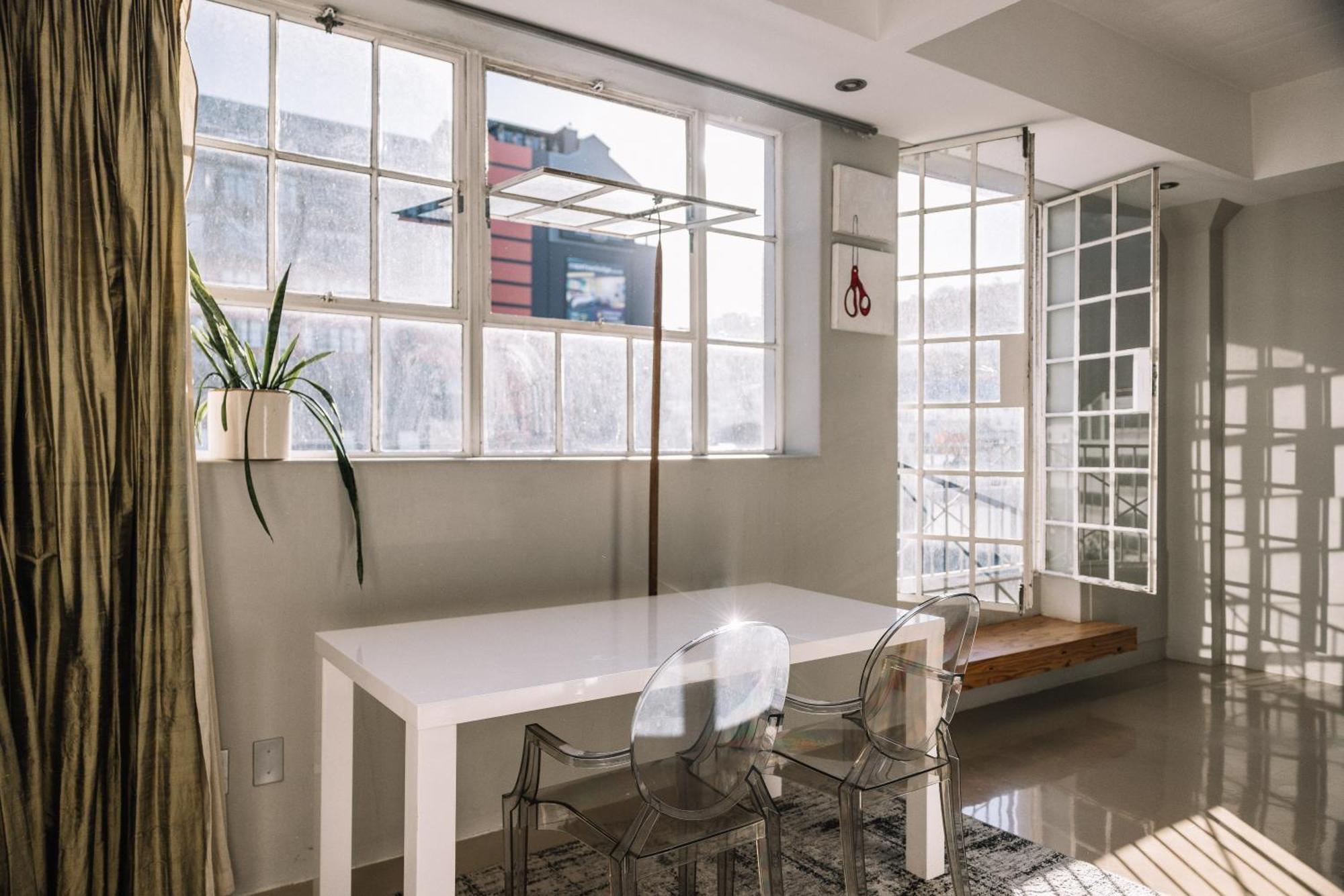 Charming 1 Bed On Bree Street With Stunning Views *