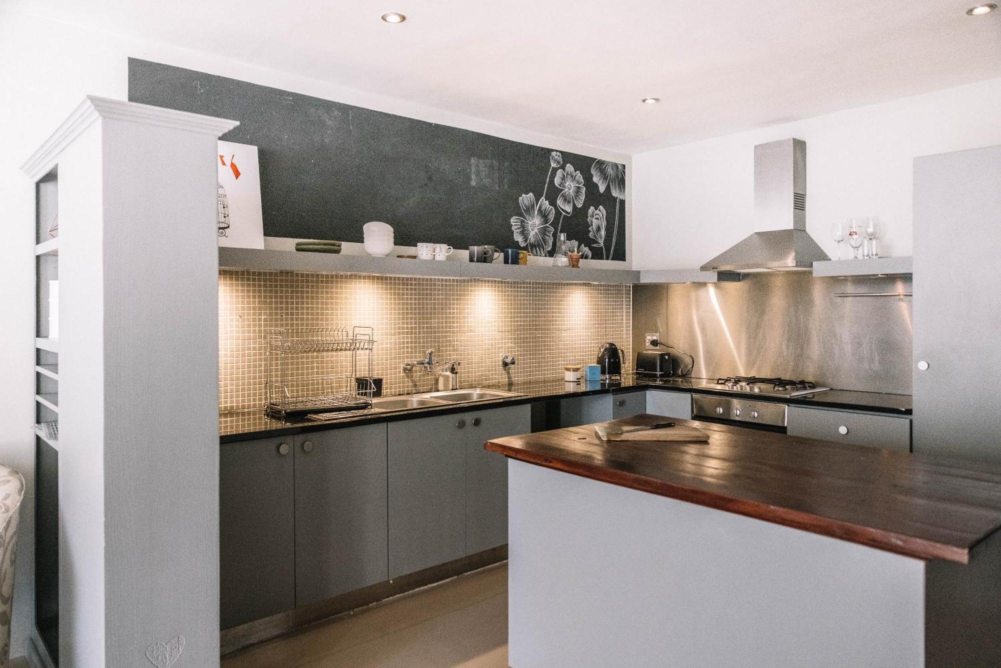 Charming 1 Bed On Bree Street With Stunning Views Cape Town