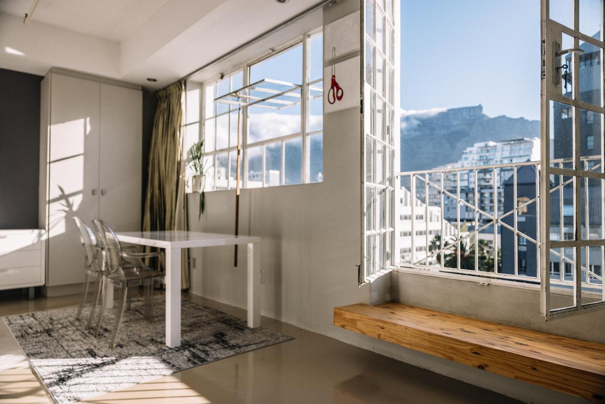 Charming 1 Bed On Bree Street With Stunning Views Cape Town