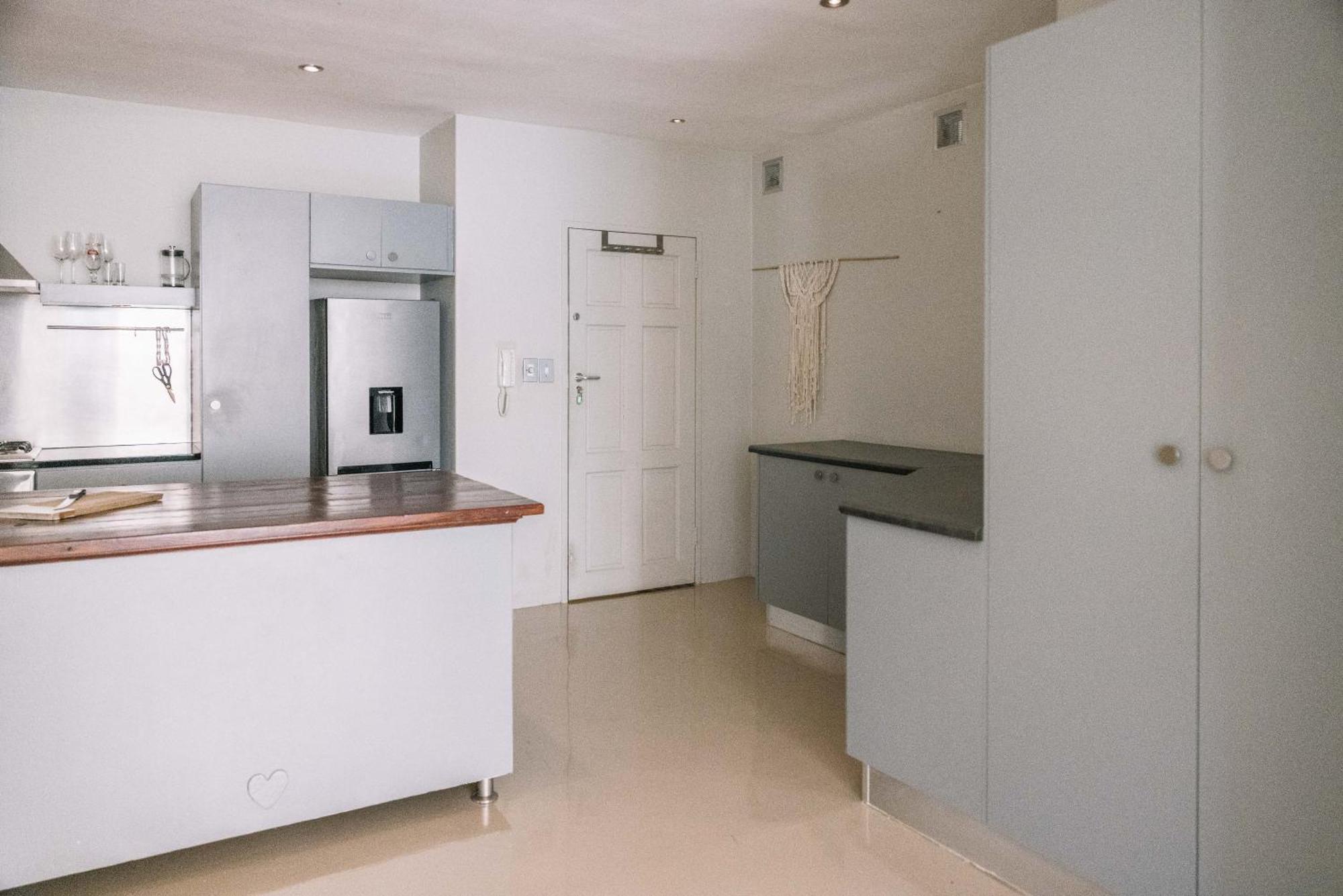 Charming 1 Bed On Bree Street With Stunning Views * Cape Town