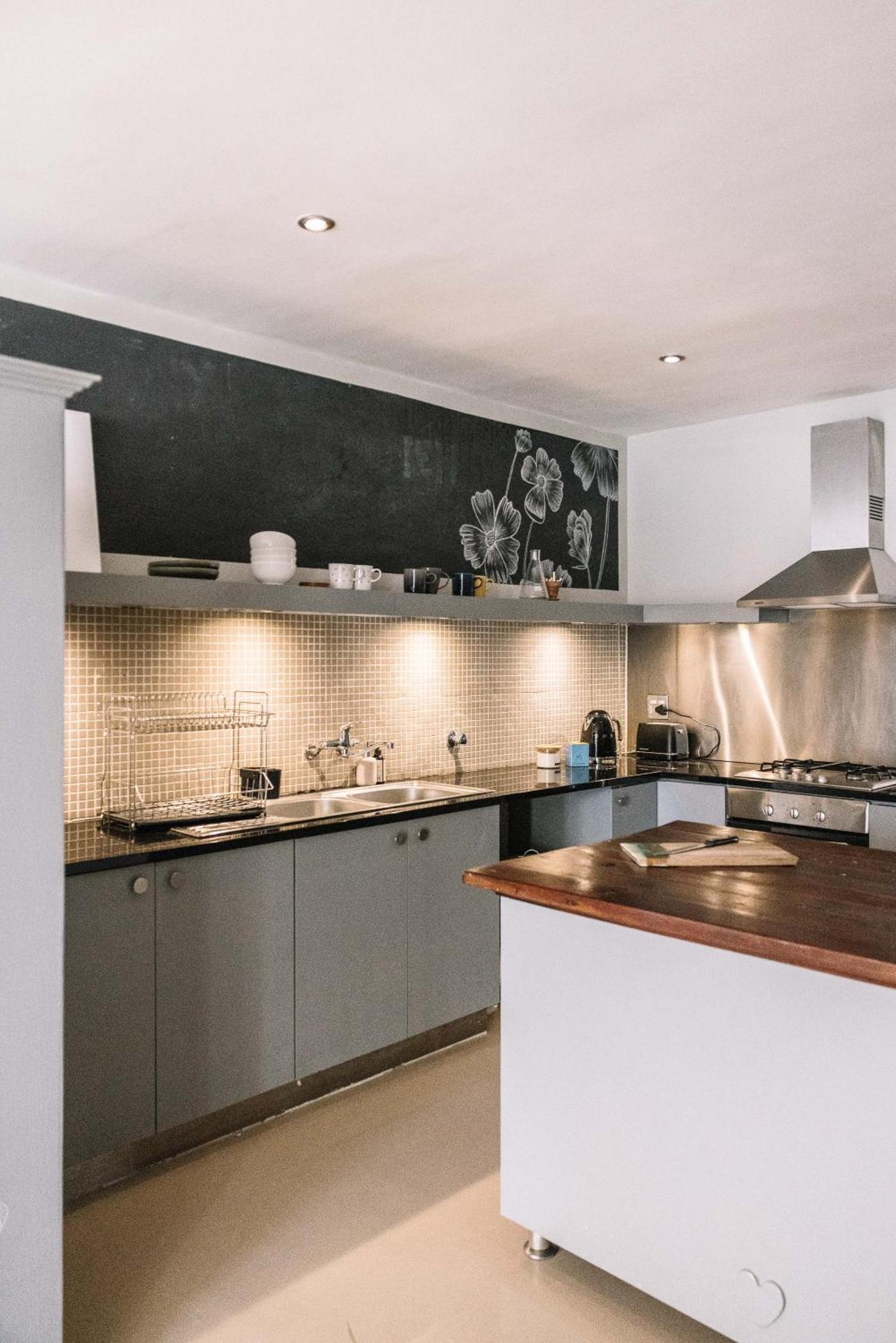 Charming 1 Bed On Bree Street With Stunning Views * Cape Town