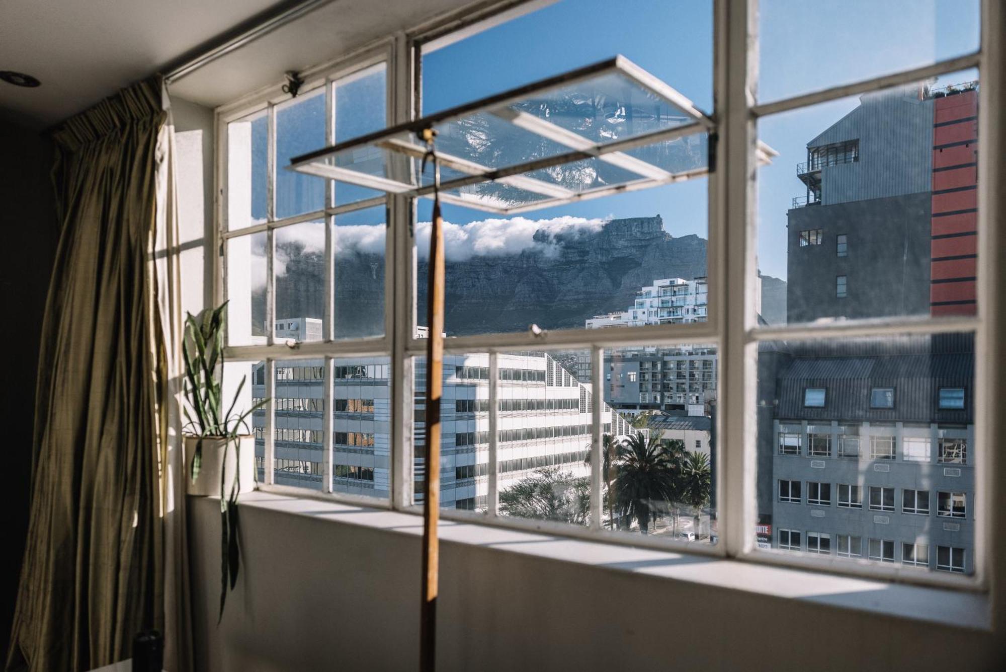 Charming 1 Bed On Bree Street With Stunning Views Apartment *