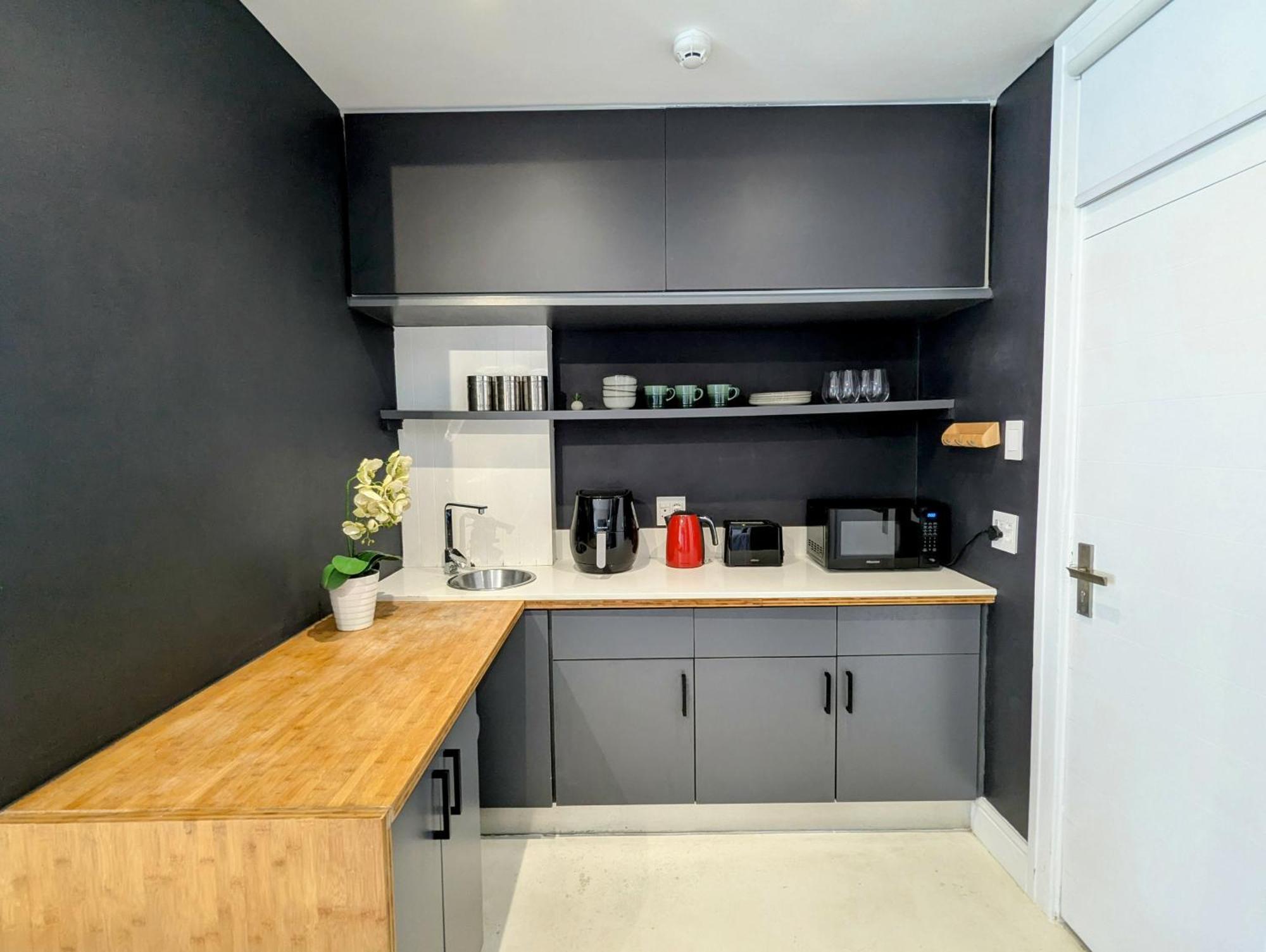 Modern With Balcony In Prime Sea Point Apartamento