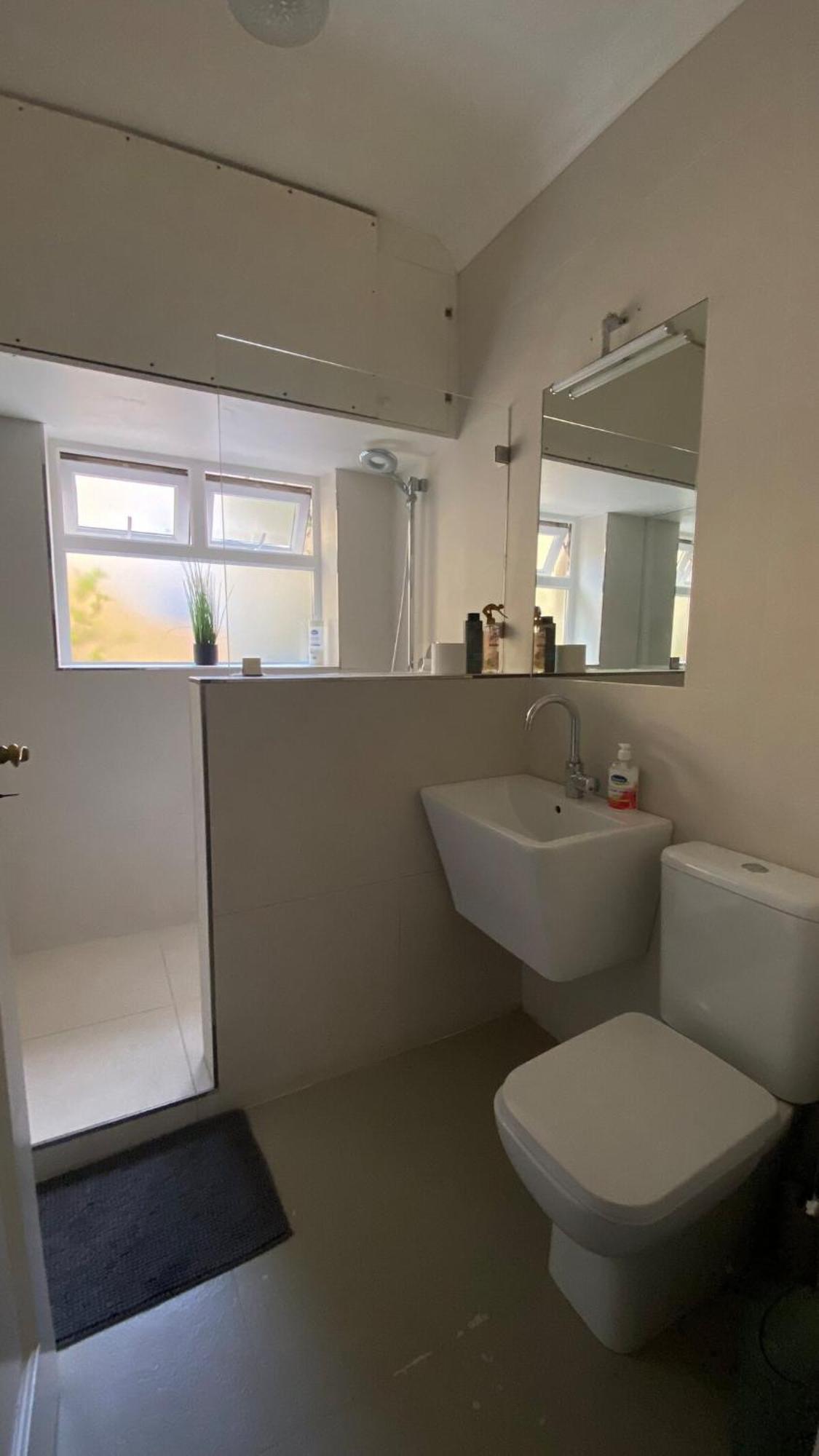 Vintage Alcove In Point, Sleeps 4 Apartment