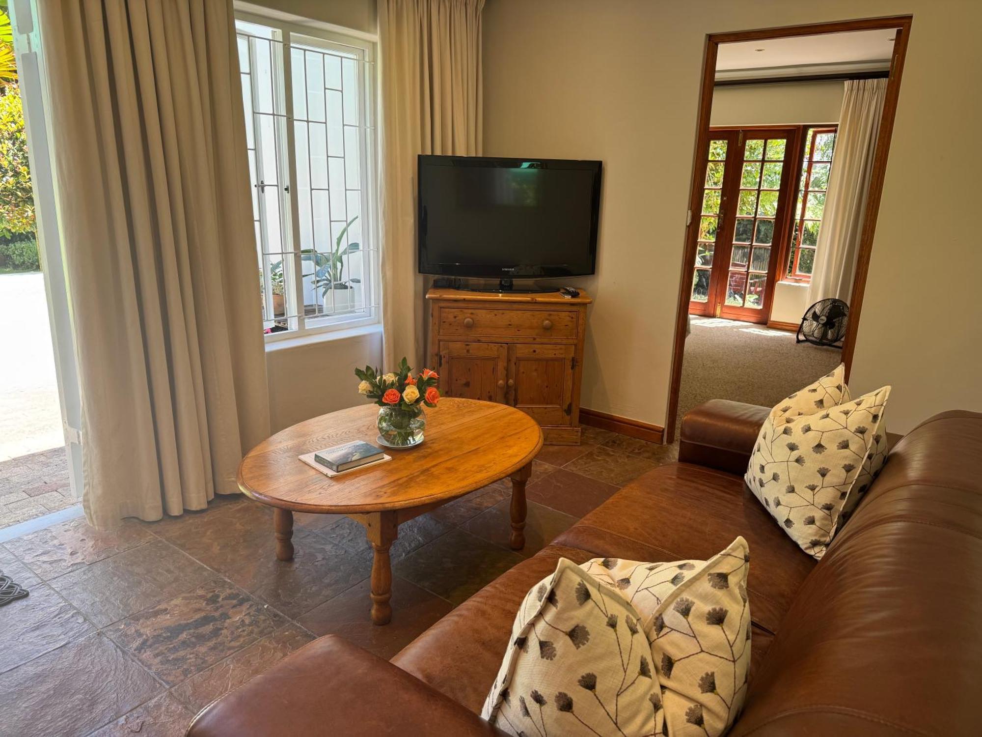 Grace Charming 2 Bed En-suite With Solar Cape Town