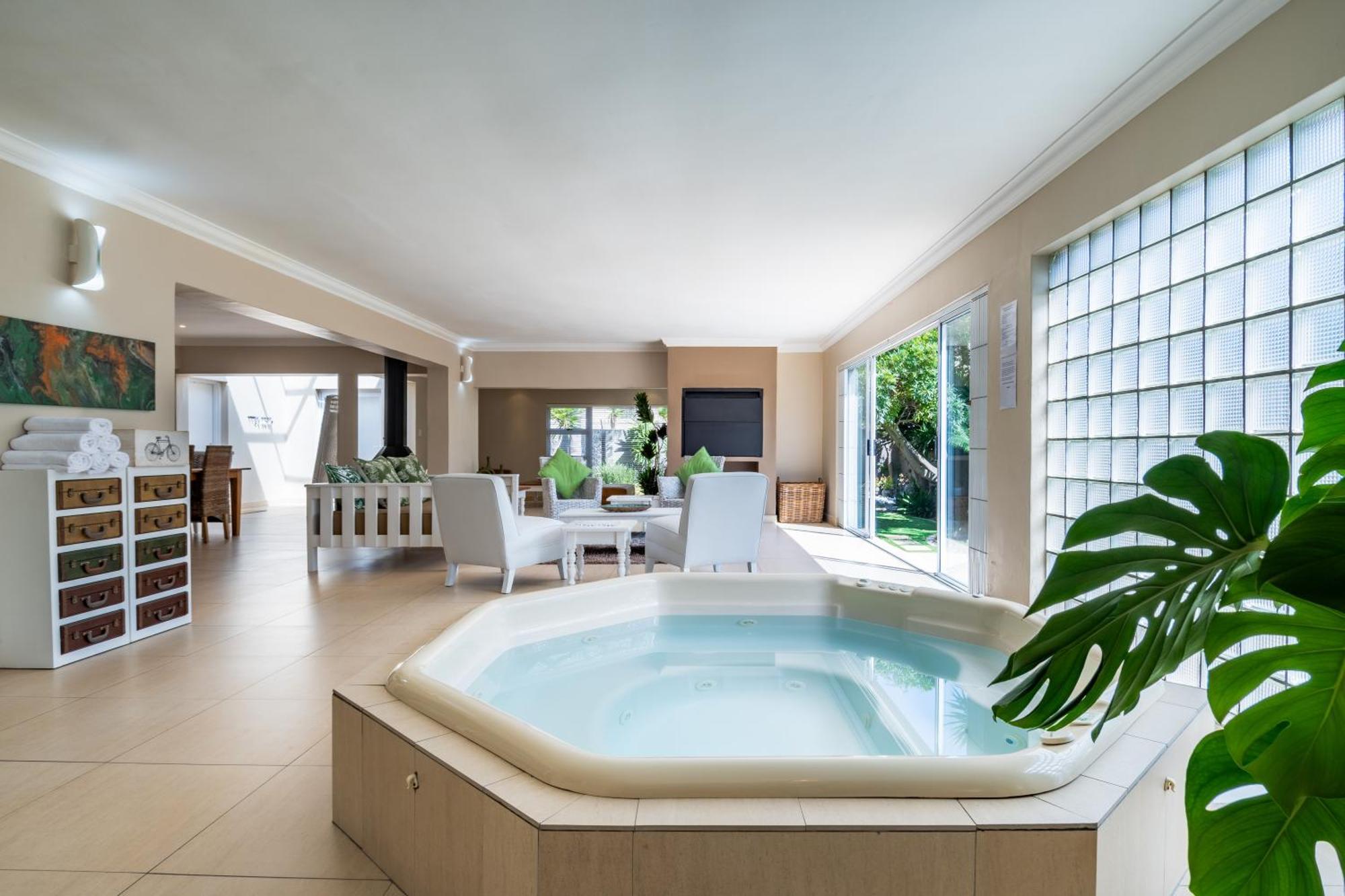 Holiday home Gem With Indoor Jacuzzi Cape Town