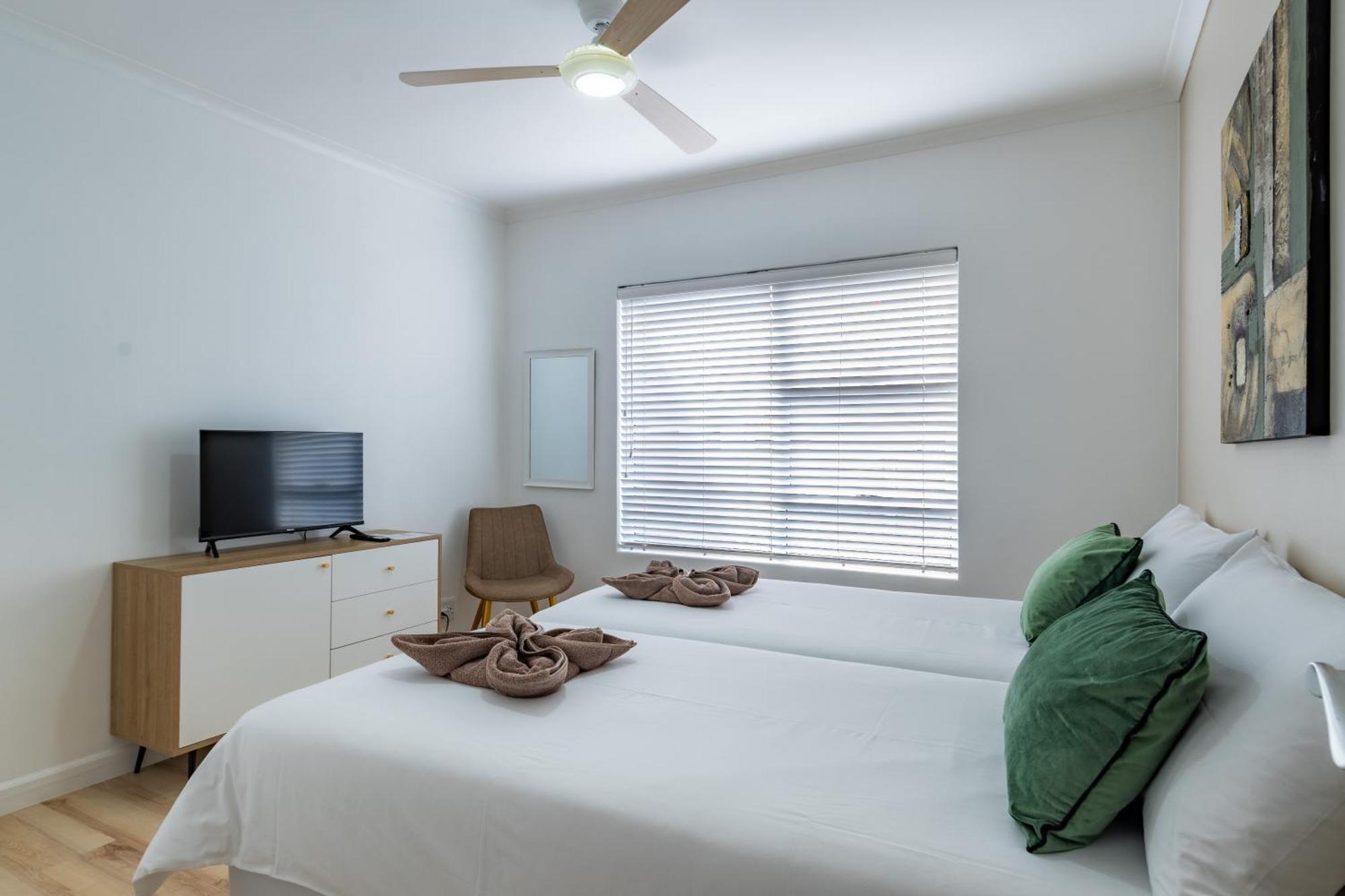 Gem With Indoor Jacuzzi Holiday home