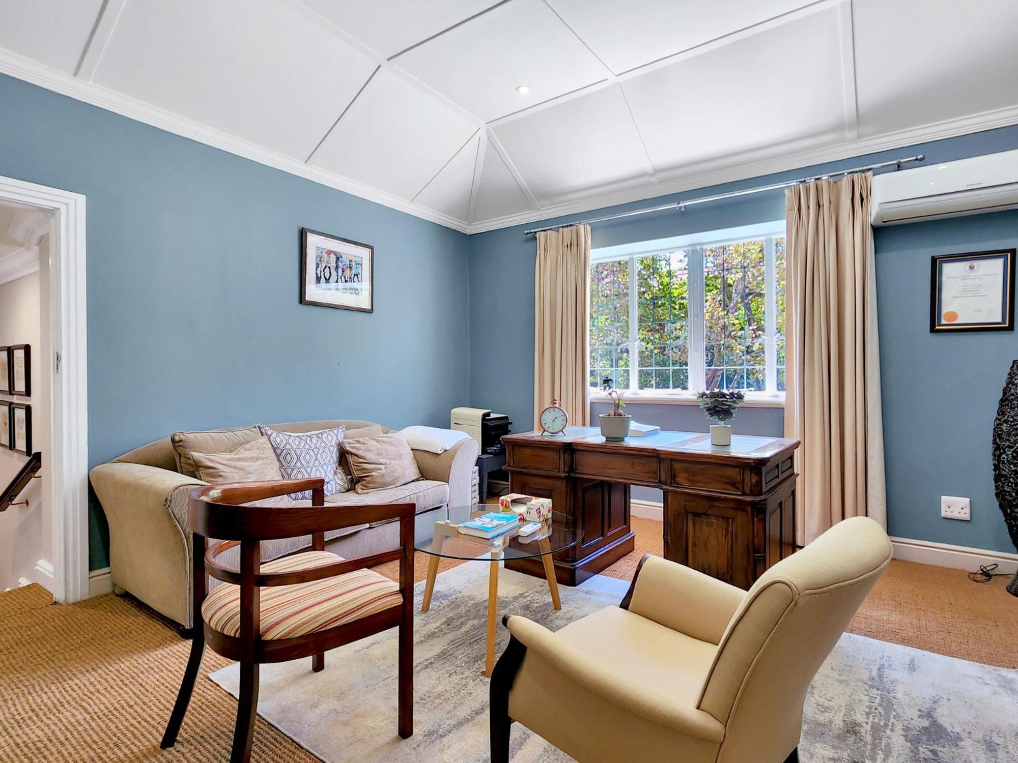 Roodenburg House Guest house 4*