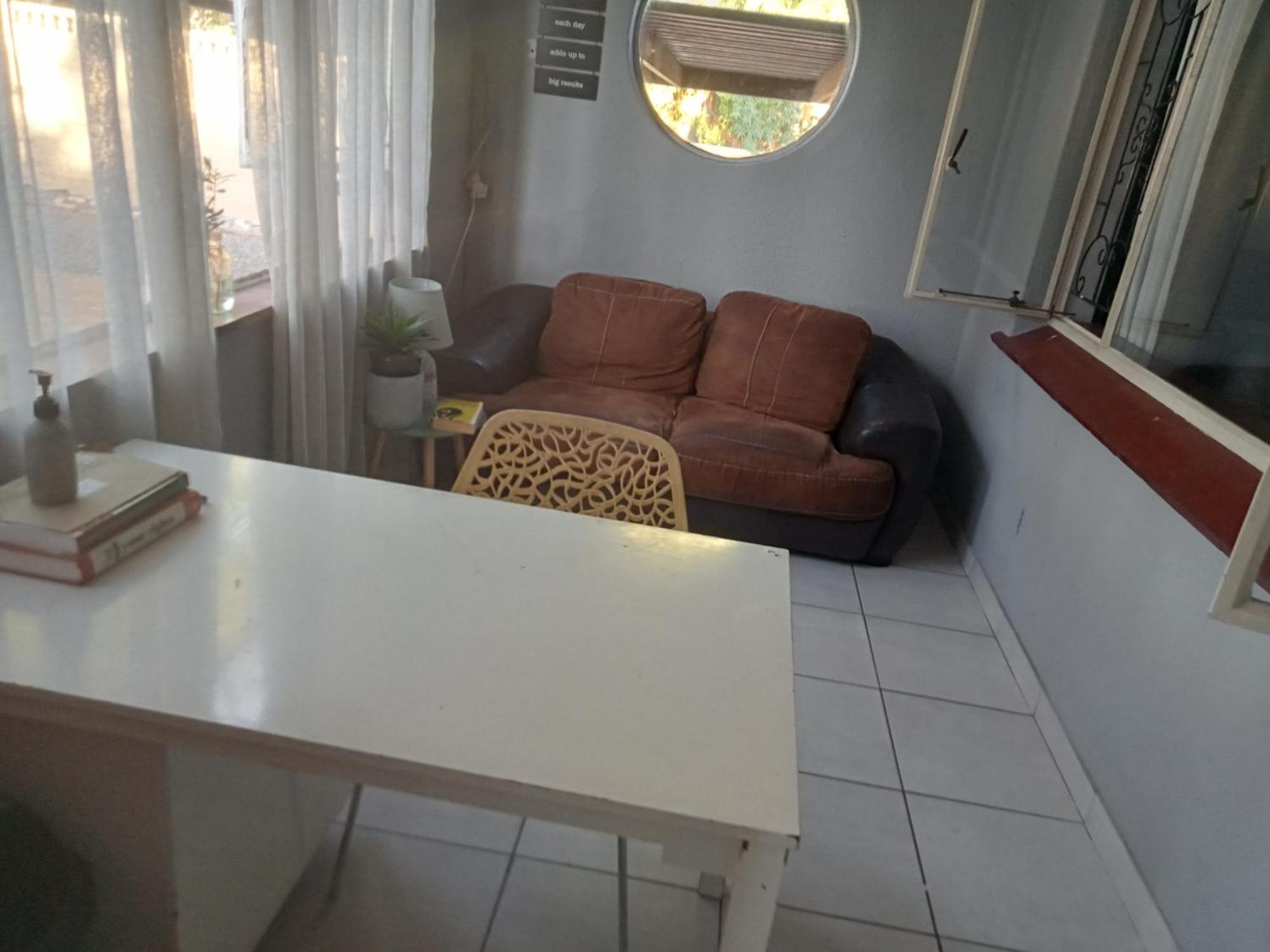 Athome Bellville Chrismar *