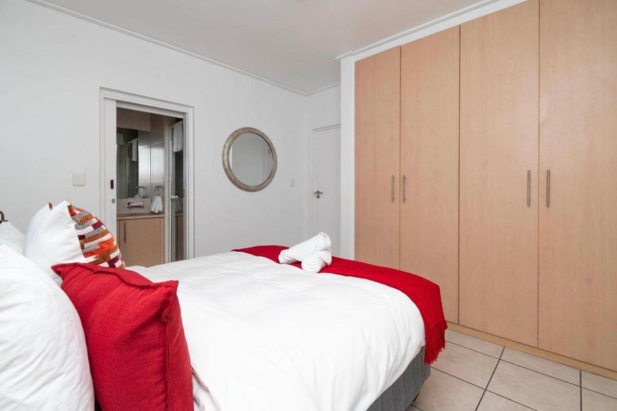 Apartment Self-check-in, Restaurants, Cafe's, Pubs, Work Or Vacay Cape Town