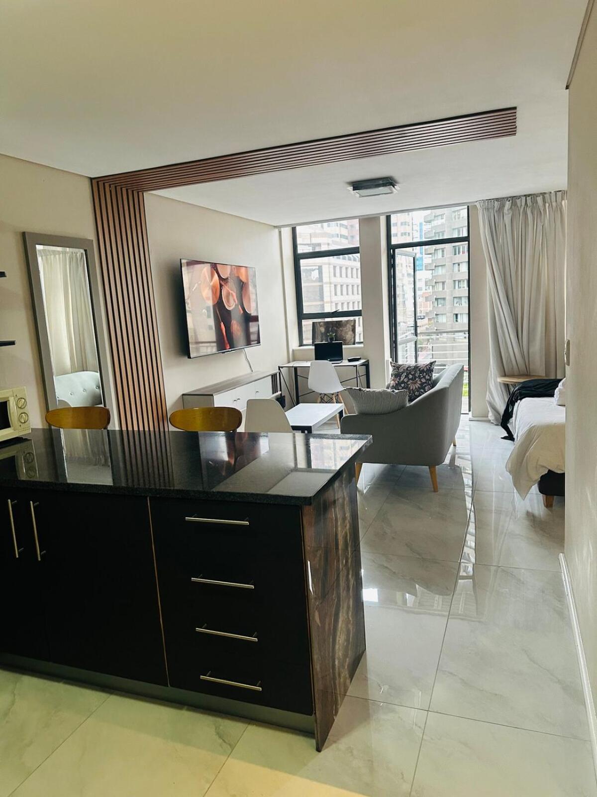 Apartment Six Fountains Private *