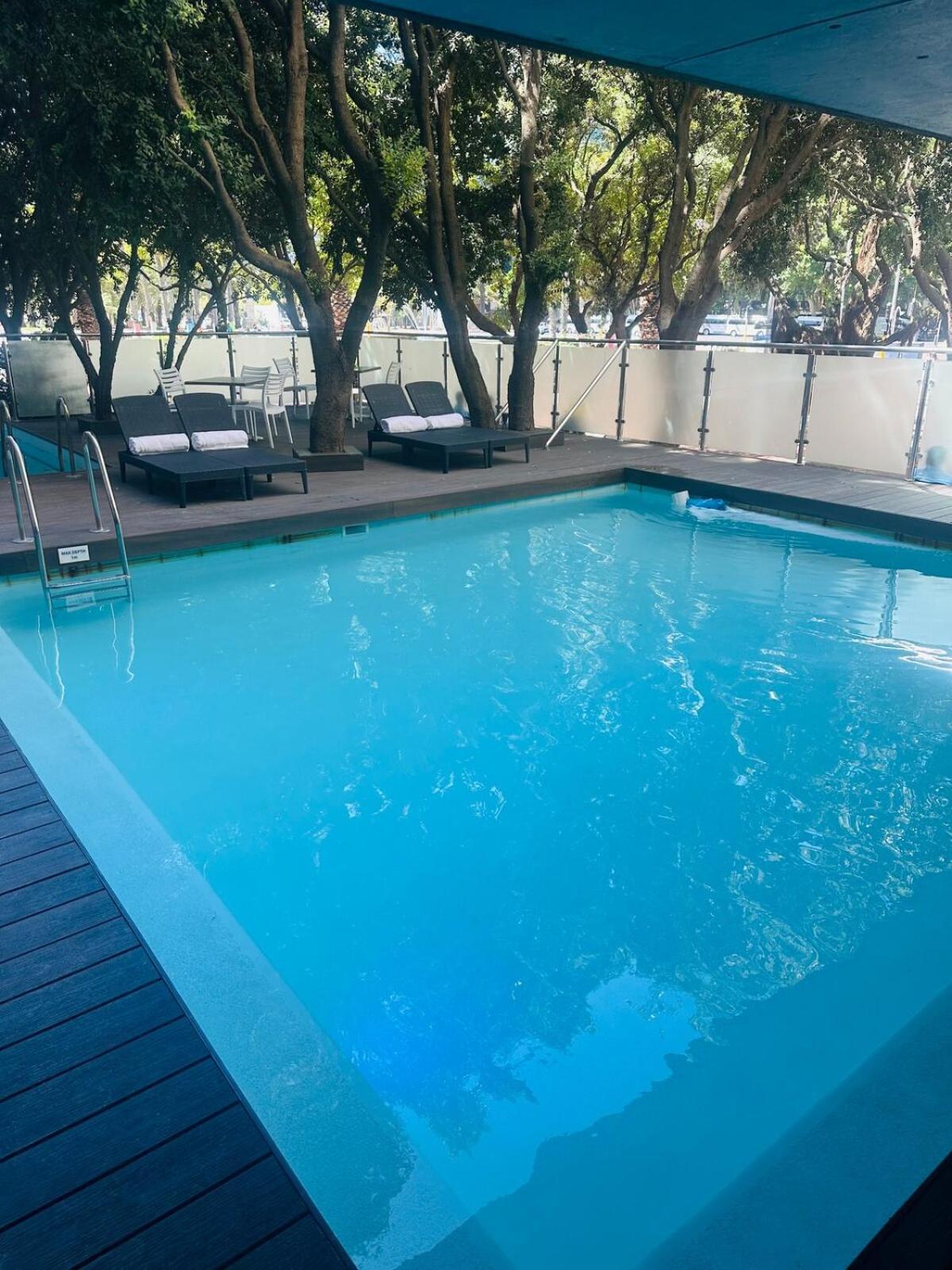 Apartment Six Fountains Private *