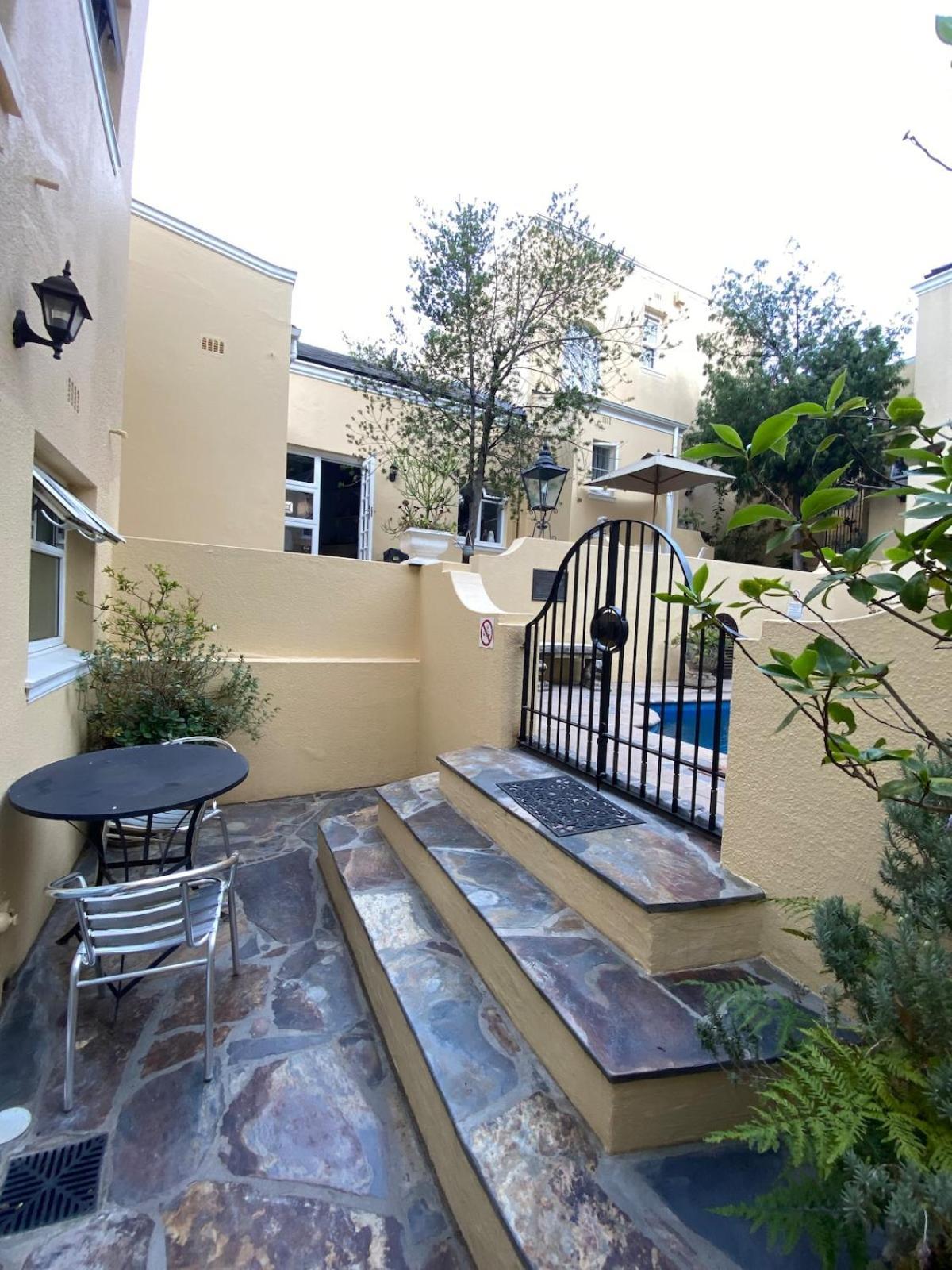 Apartment Vintage Alcove In Point, Sleeps 4 *