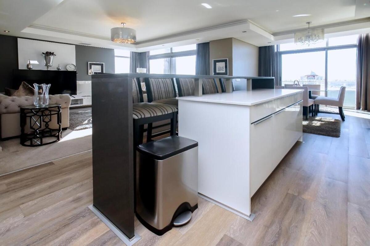 Luxury Penthouse -crystal Towers